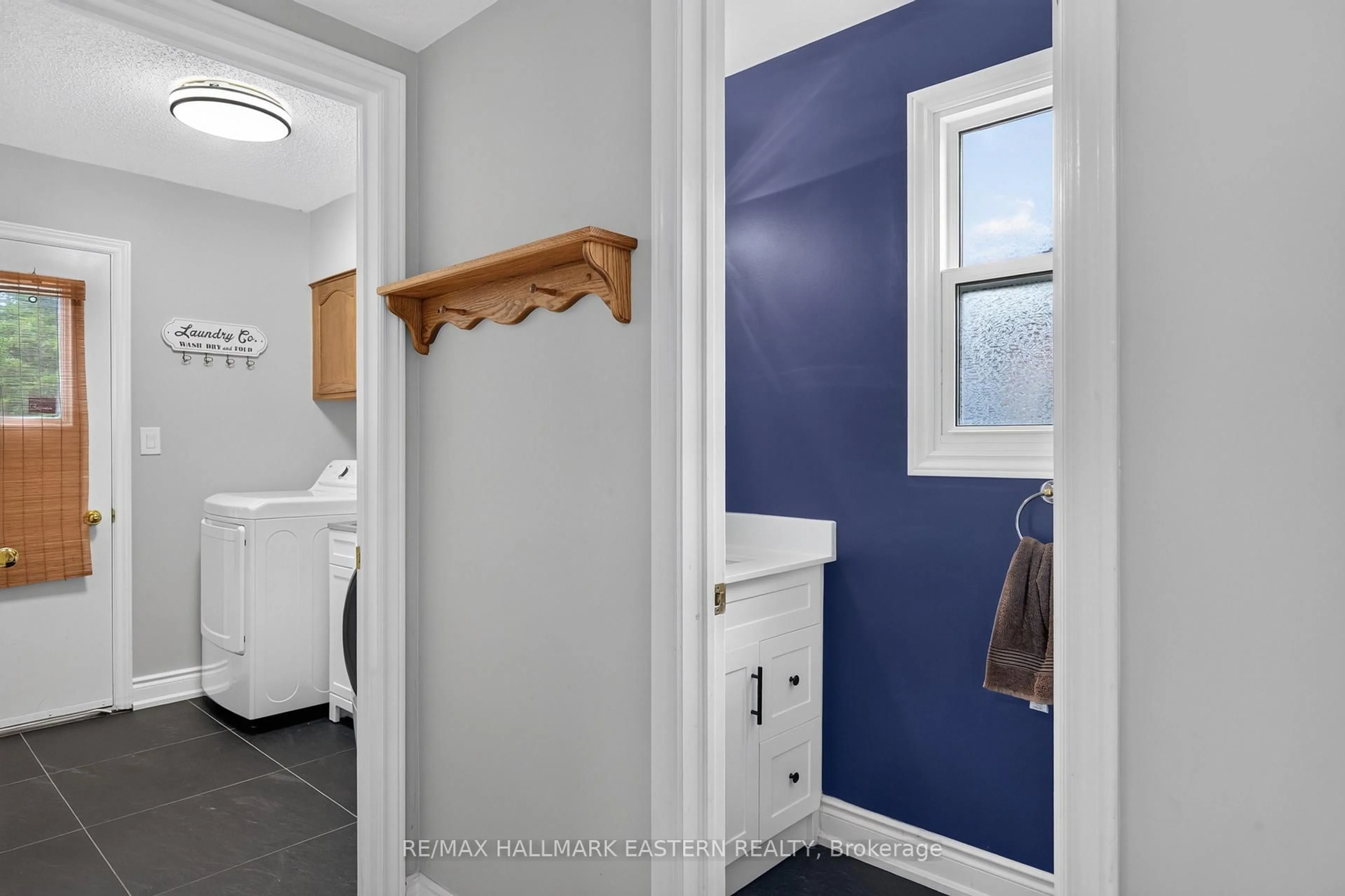 Indoor entryway for 18 Hodgson St, Port Hope Ontario L1A 4G7