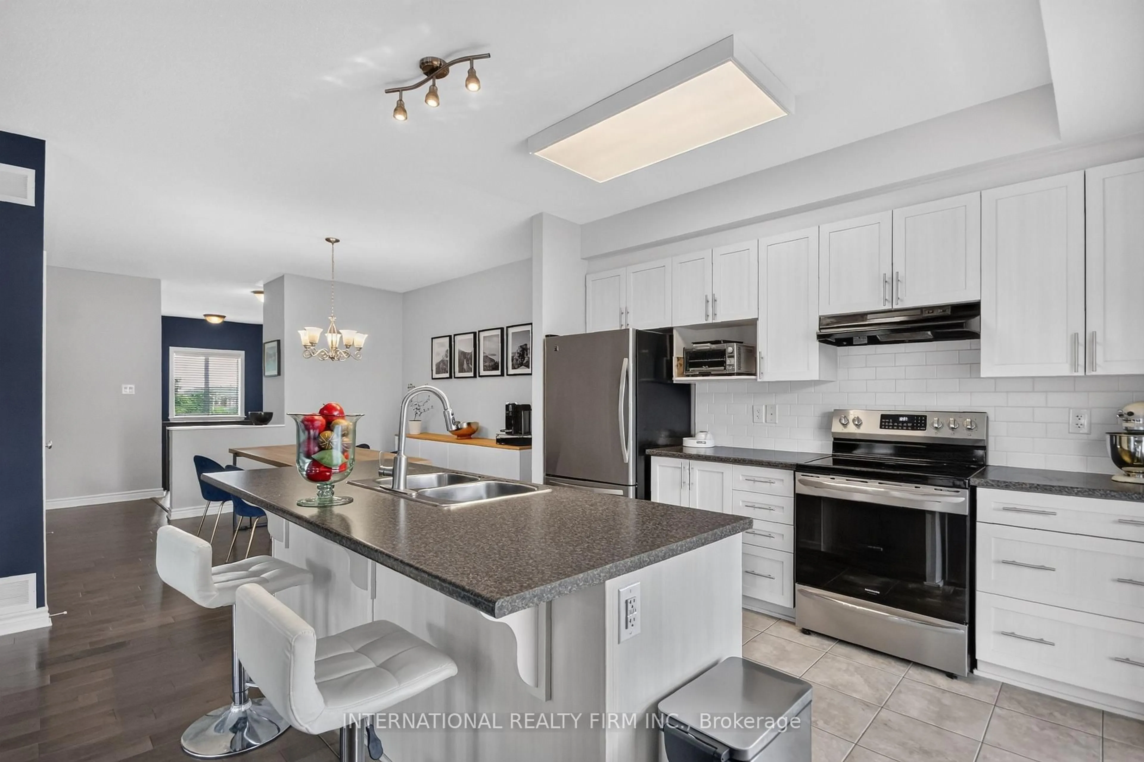 Open concept kitchen, ceramic/tile floor for 3793 Canyon Walk Dr #1, Ottawa Ontario K1V 2M4