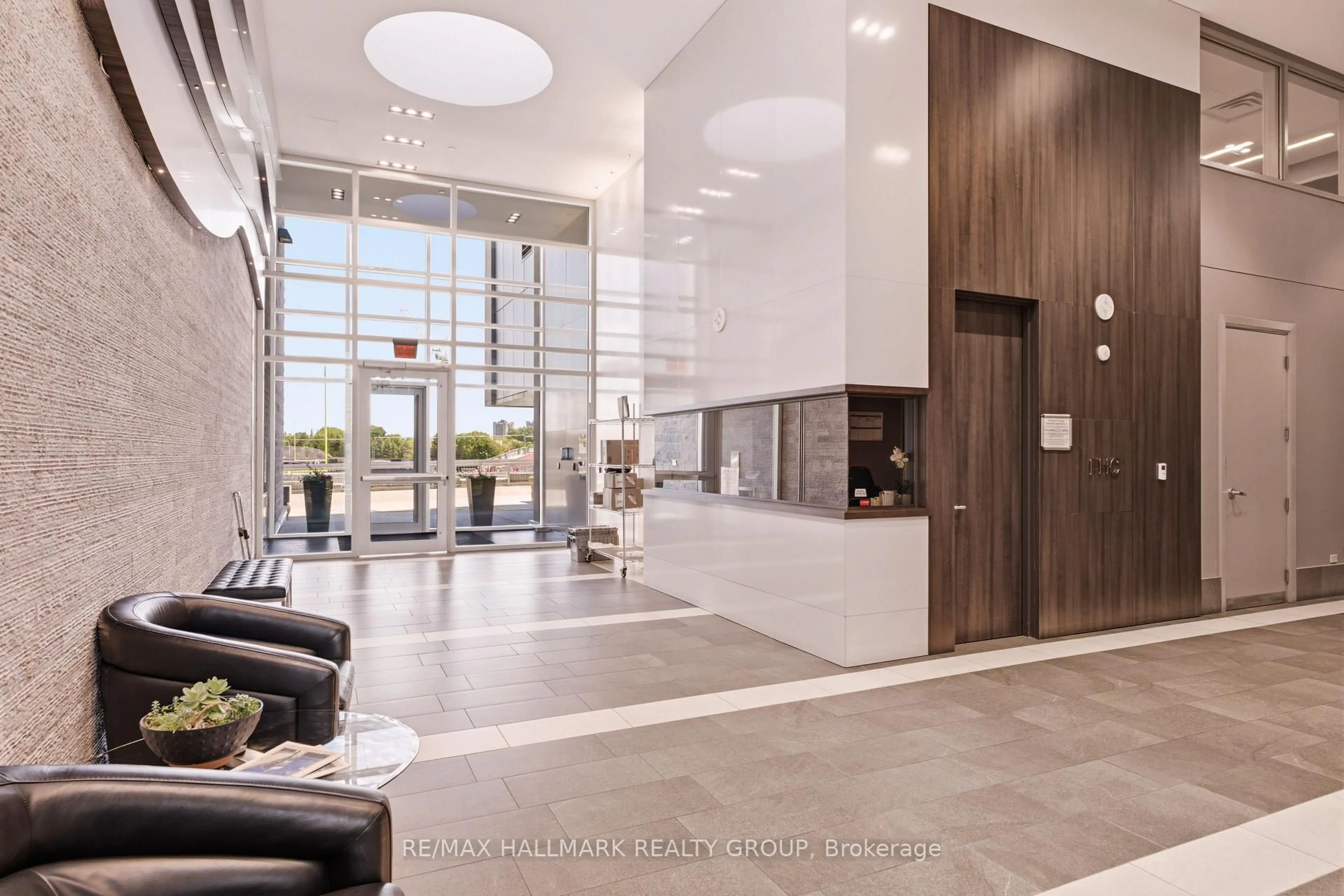 Lobby for 1035 Bank St #1205, Ottawa Ontario K1S 5K3