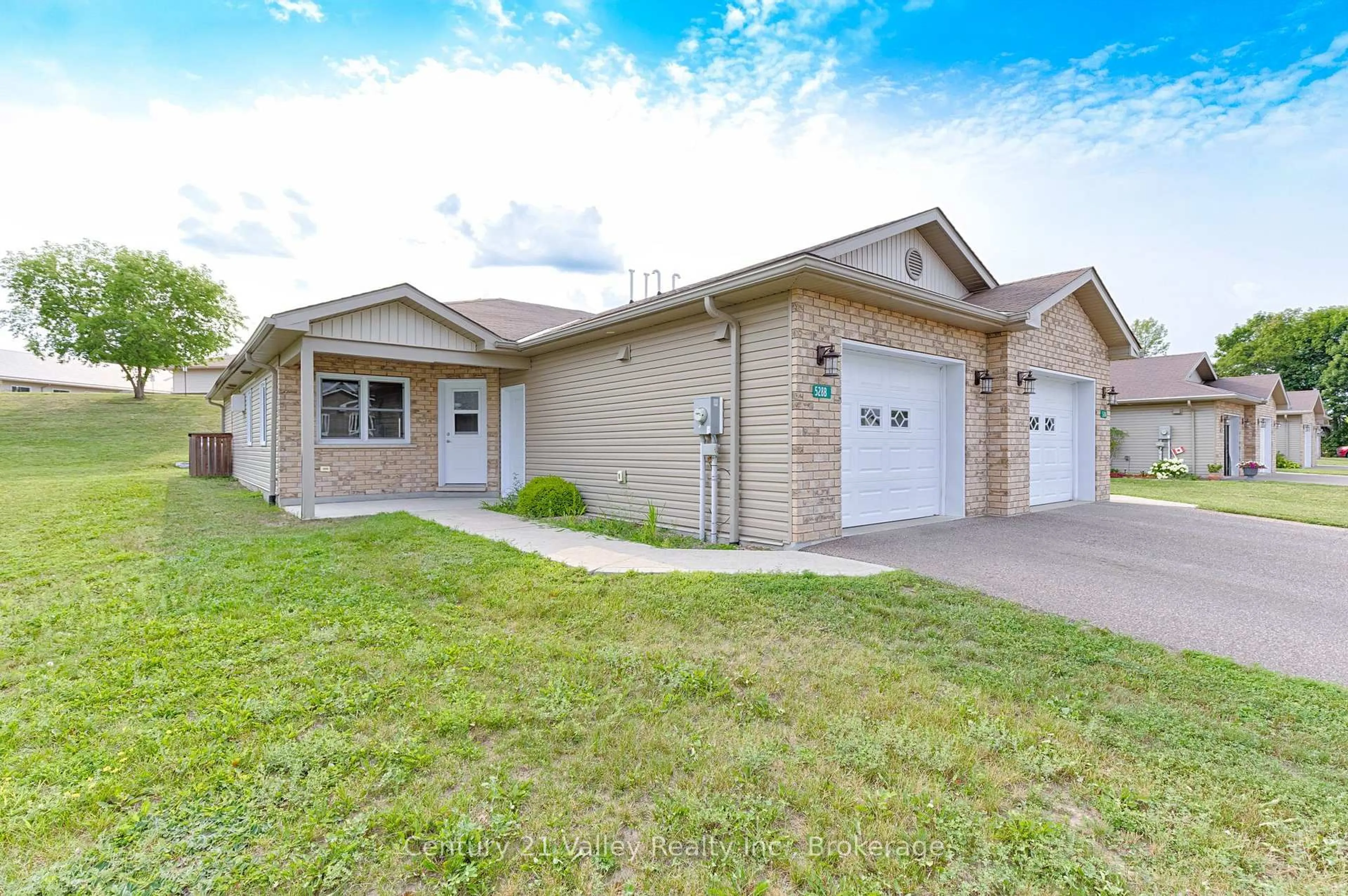 Unknown for 528B Wellington St, Eganville Ontario K0J 1T0