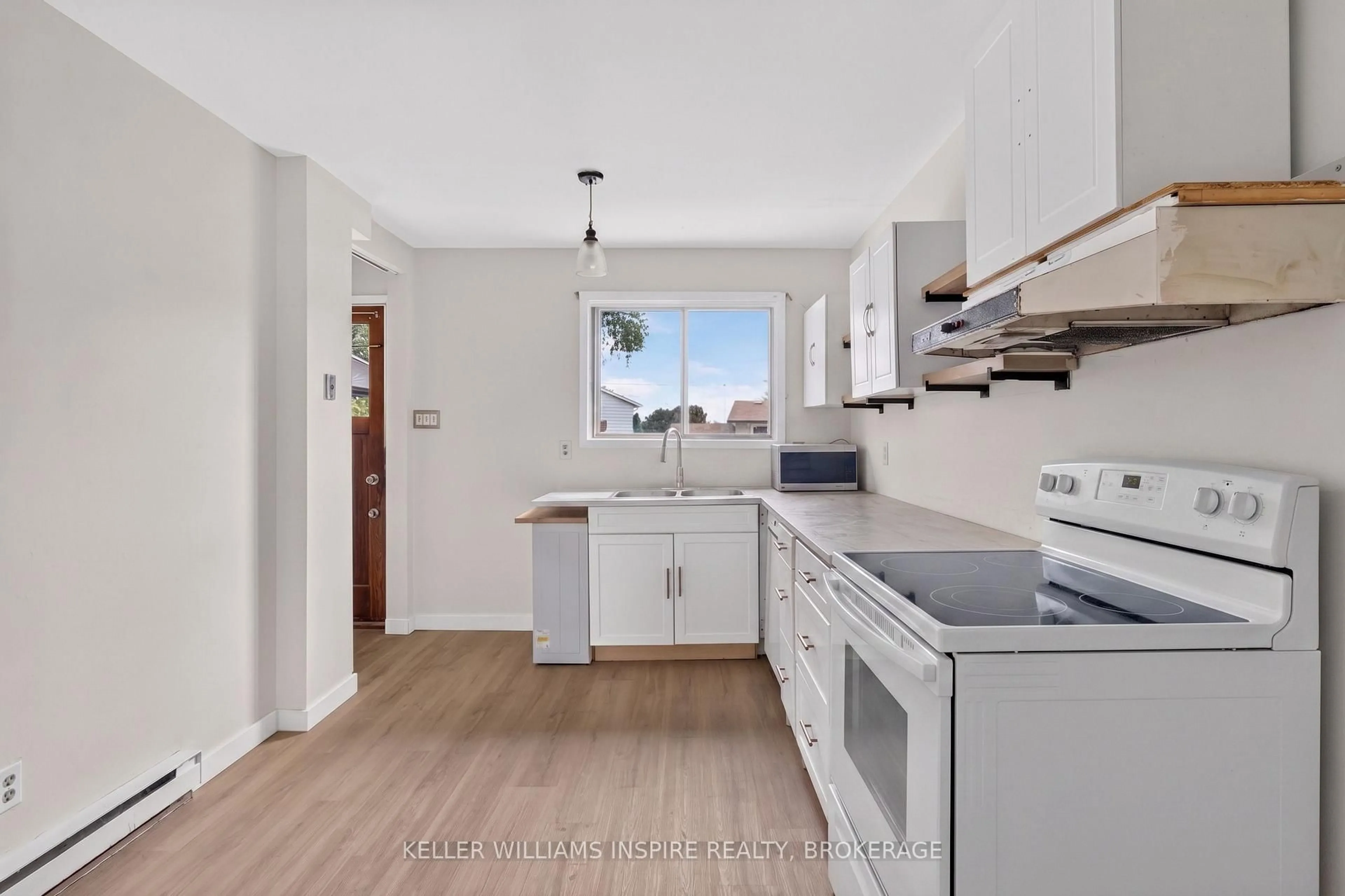 Standard kitchen, unknown for 776 Grouse Cres, Kingston Ontario K7P 1A2