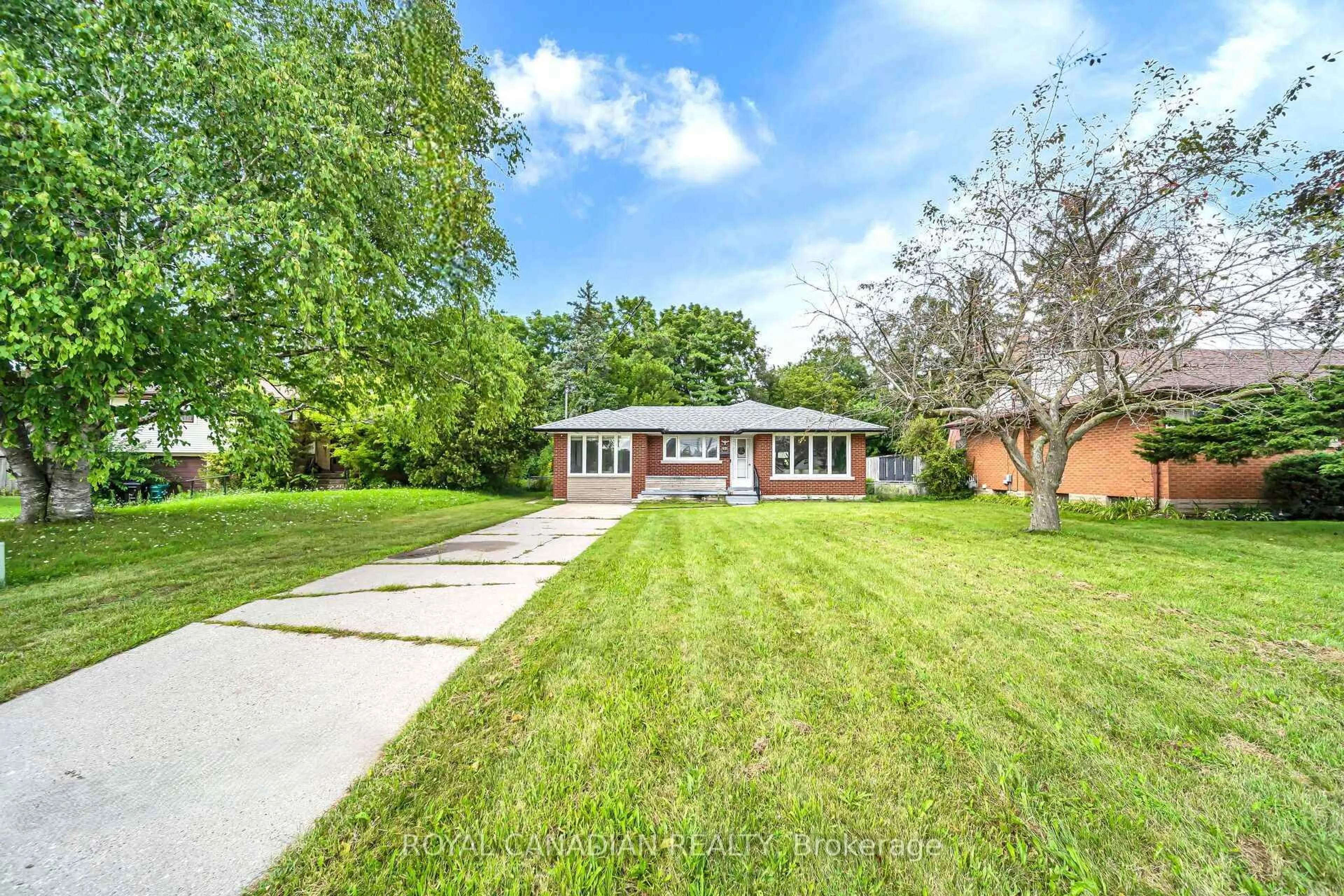 Unknown for 284 Cedar Cres, Cambridge Ontario N1S 1X1