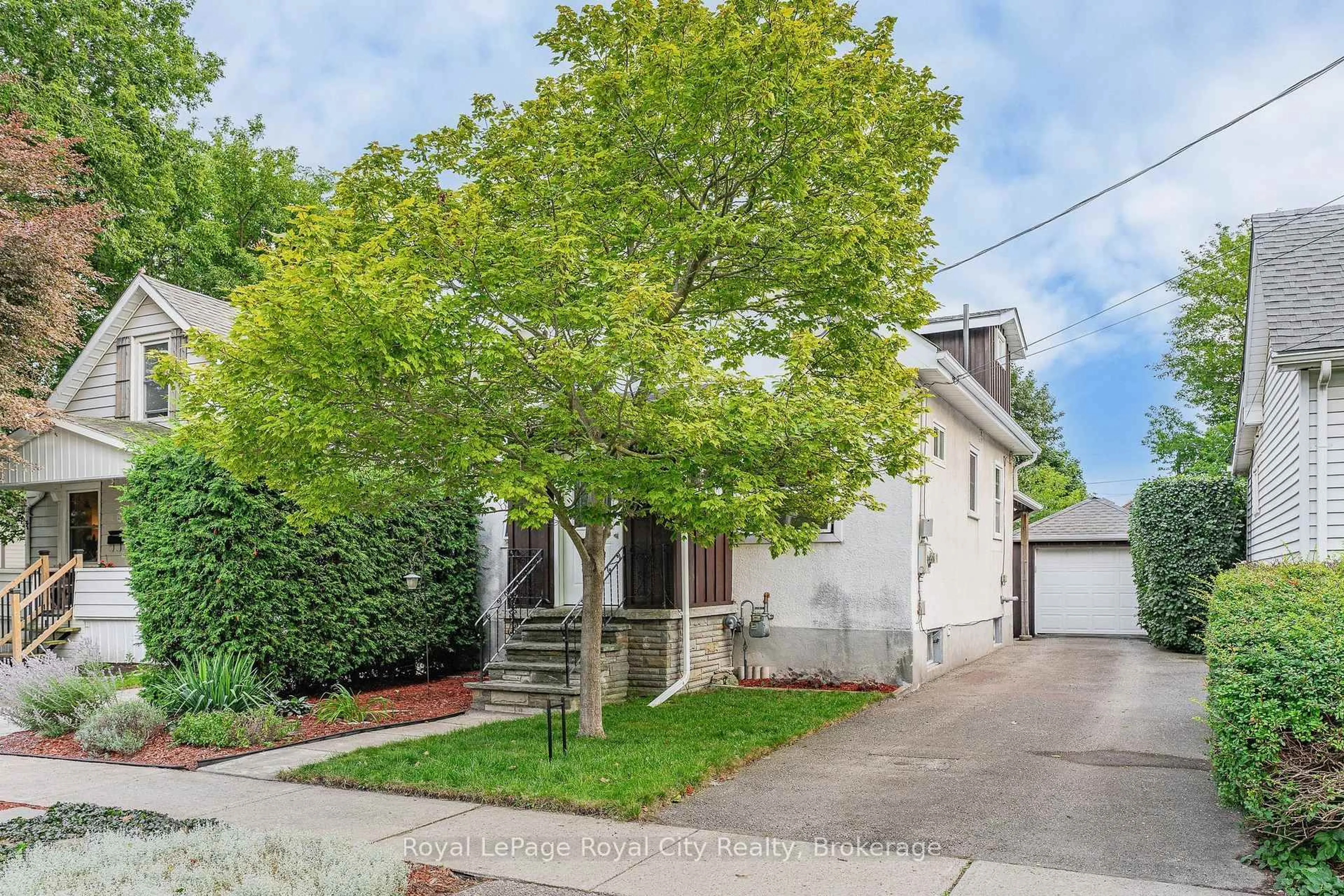 A pic from outside/outdoor area/front of a property/back of a property/a pic from drone, street for 19 Walter St, Guelph Ontario N1E 5N9