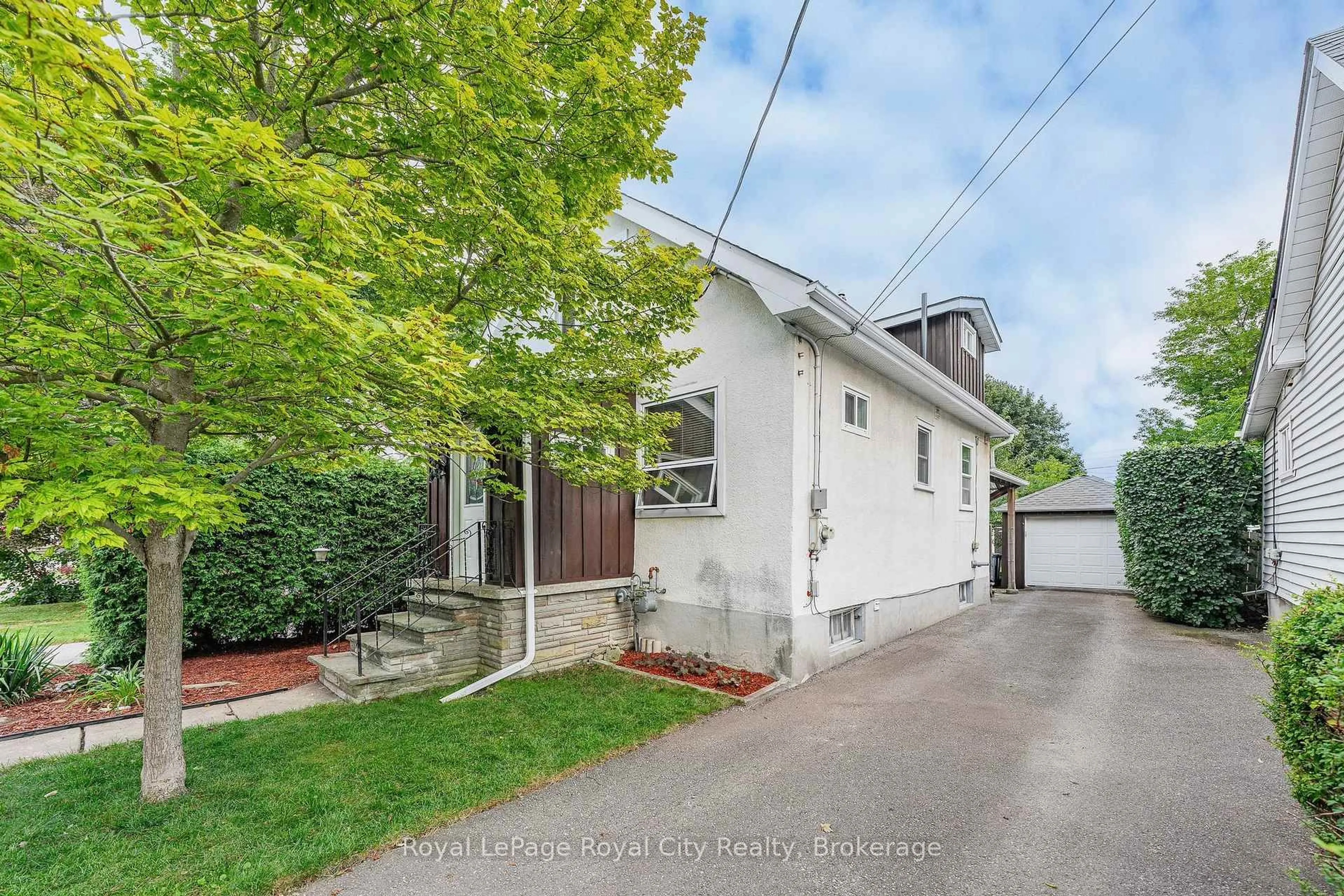 Unknown for 19 Walter St, Guelph Ontario N1E 5N9