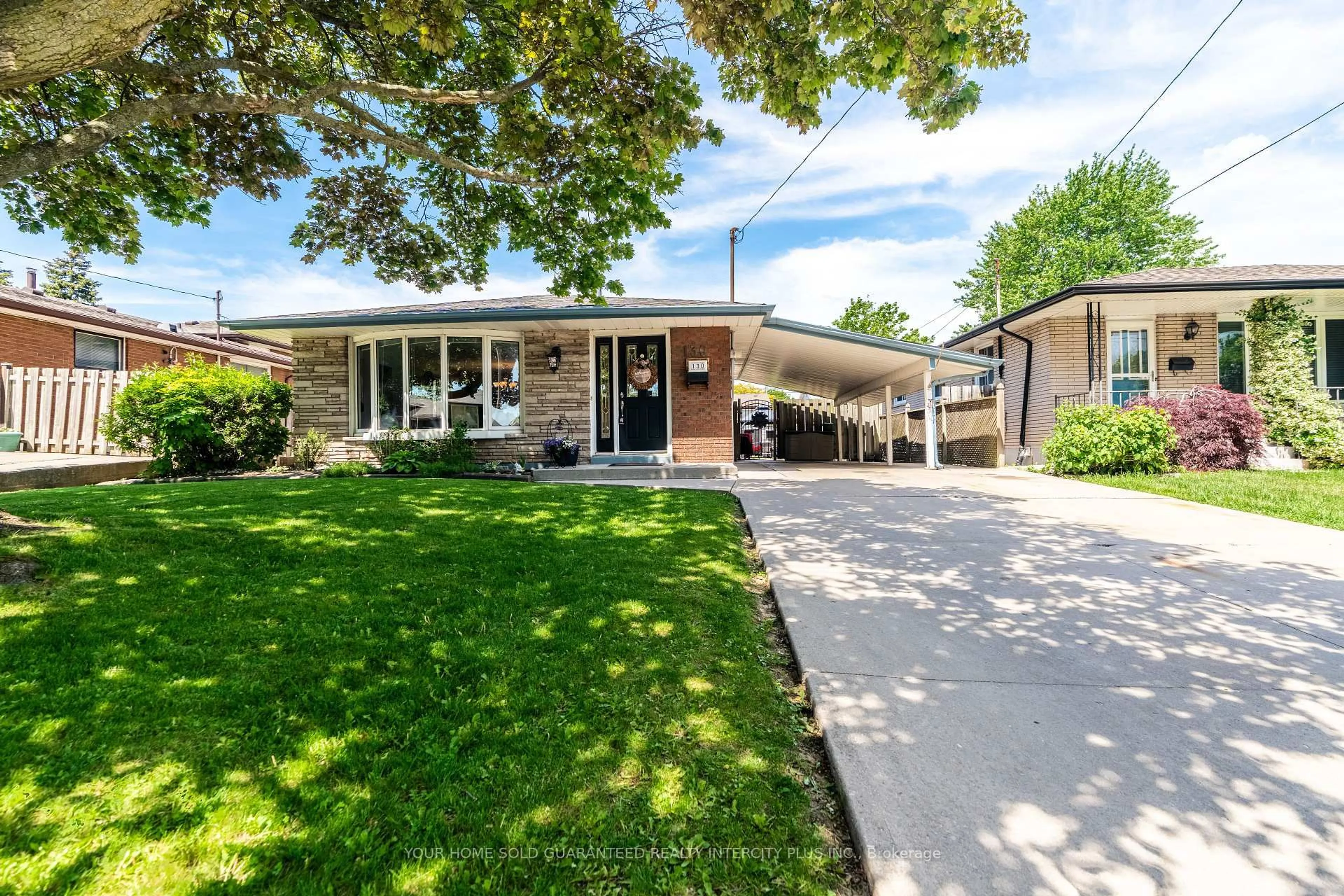 Home with vinyl exterior material, street for 130 Burrwood Dr, Hamilton Ontario L9C 3T2