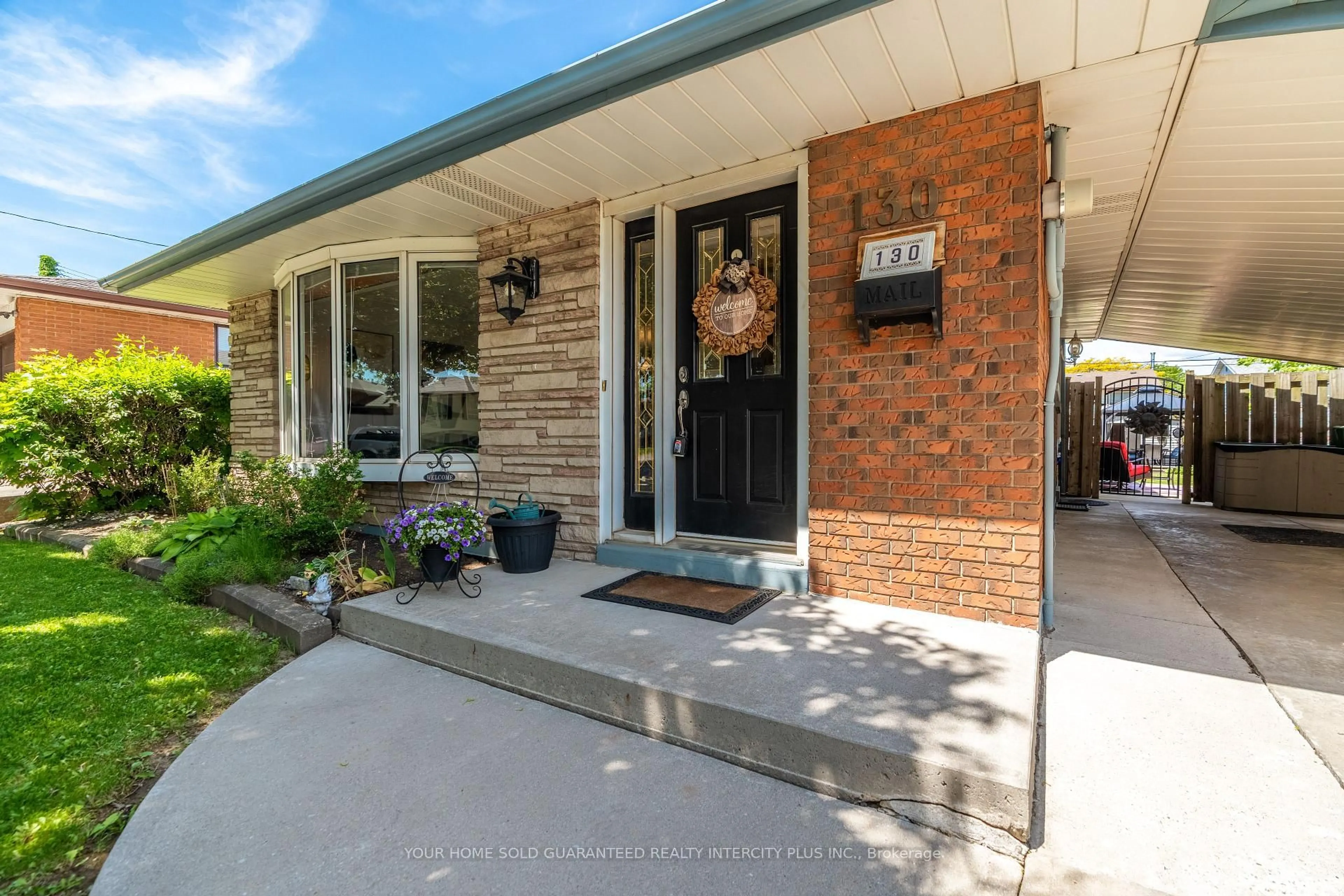 Home with brick exterior material, street for 130 Burrwood Dr, Hamilton Ontario L9C 3T2