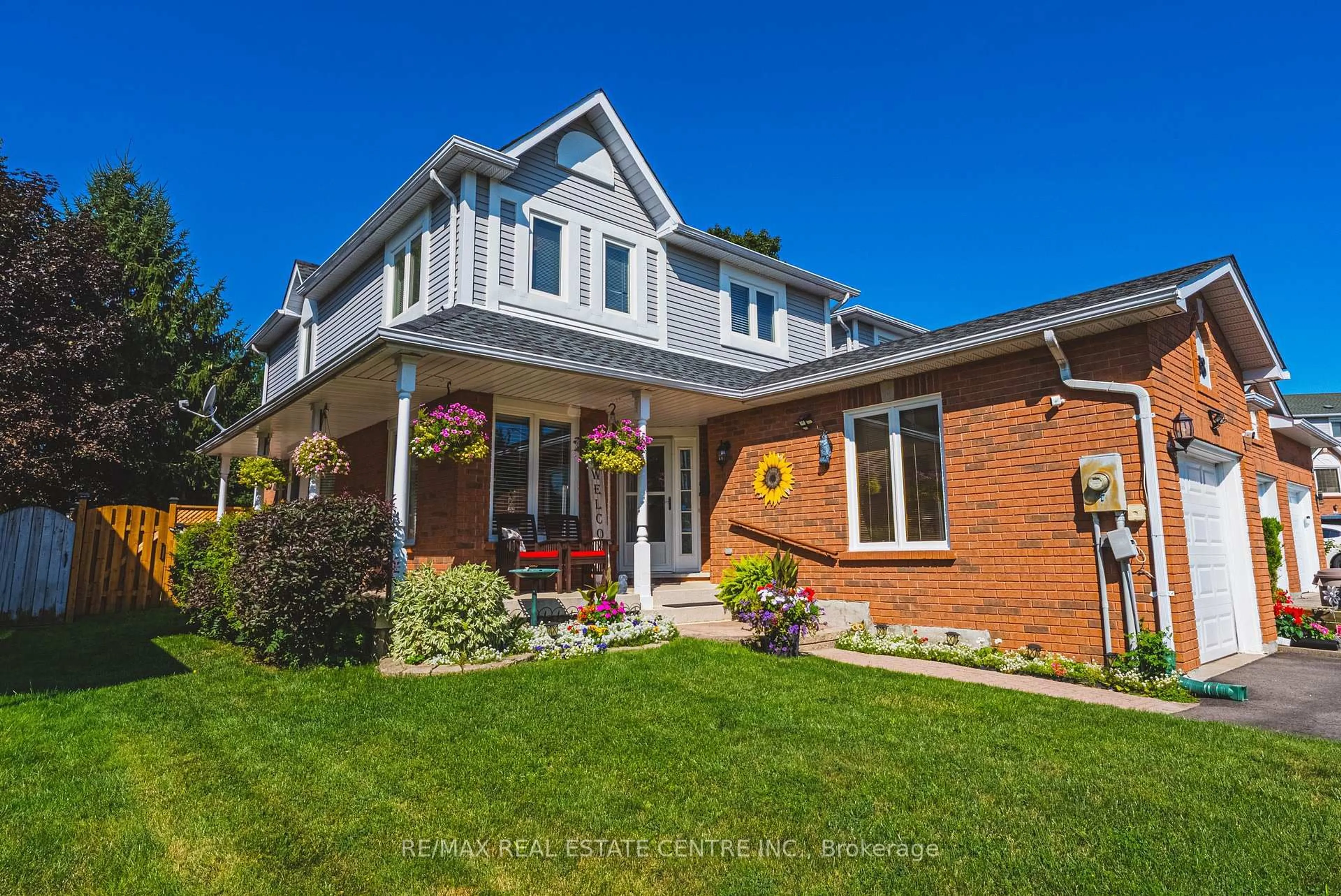 Home with brick exterior material, street for 38 Fairgreen Clse, Cambridge Ontario N1T 1T6