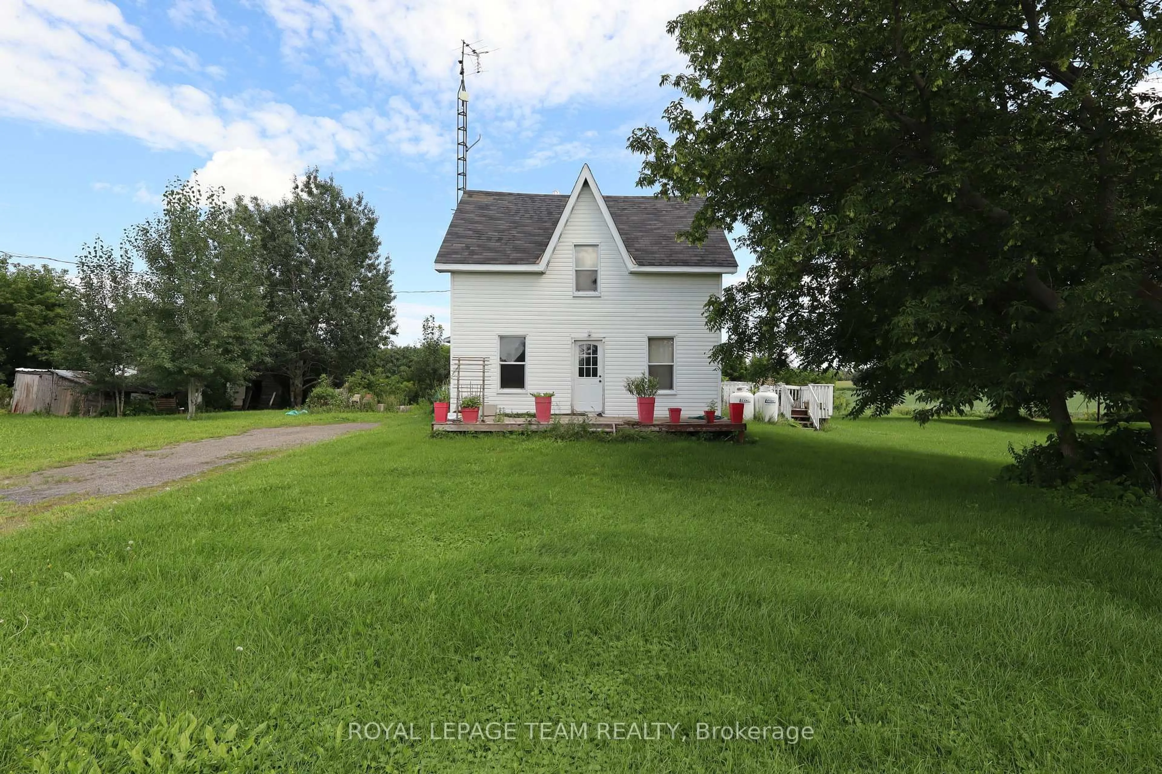 A pic from outside/outdoor area/front of a property/back of a property/a pic from drone, unknown for 11200 Bailey Rd, North Dundas Ontario K0C 2K0