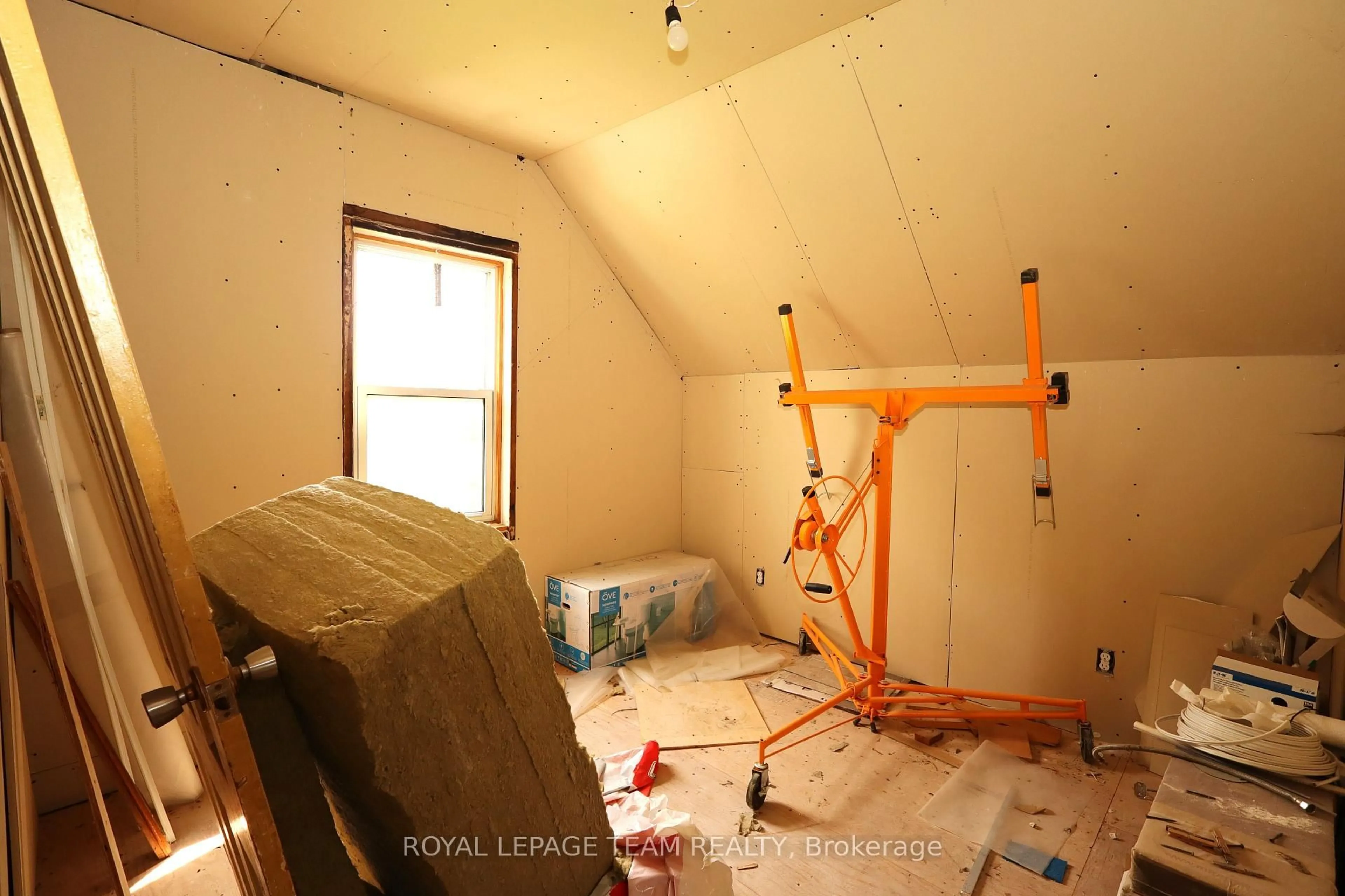 A pic of a room for 11200 Bailey Rd, North Dundas Ontario K0C 2K0