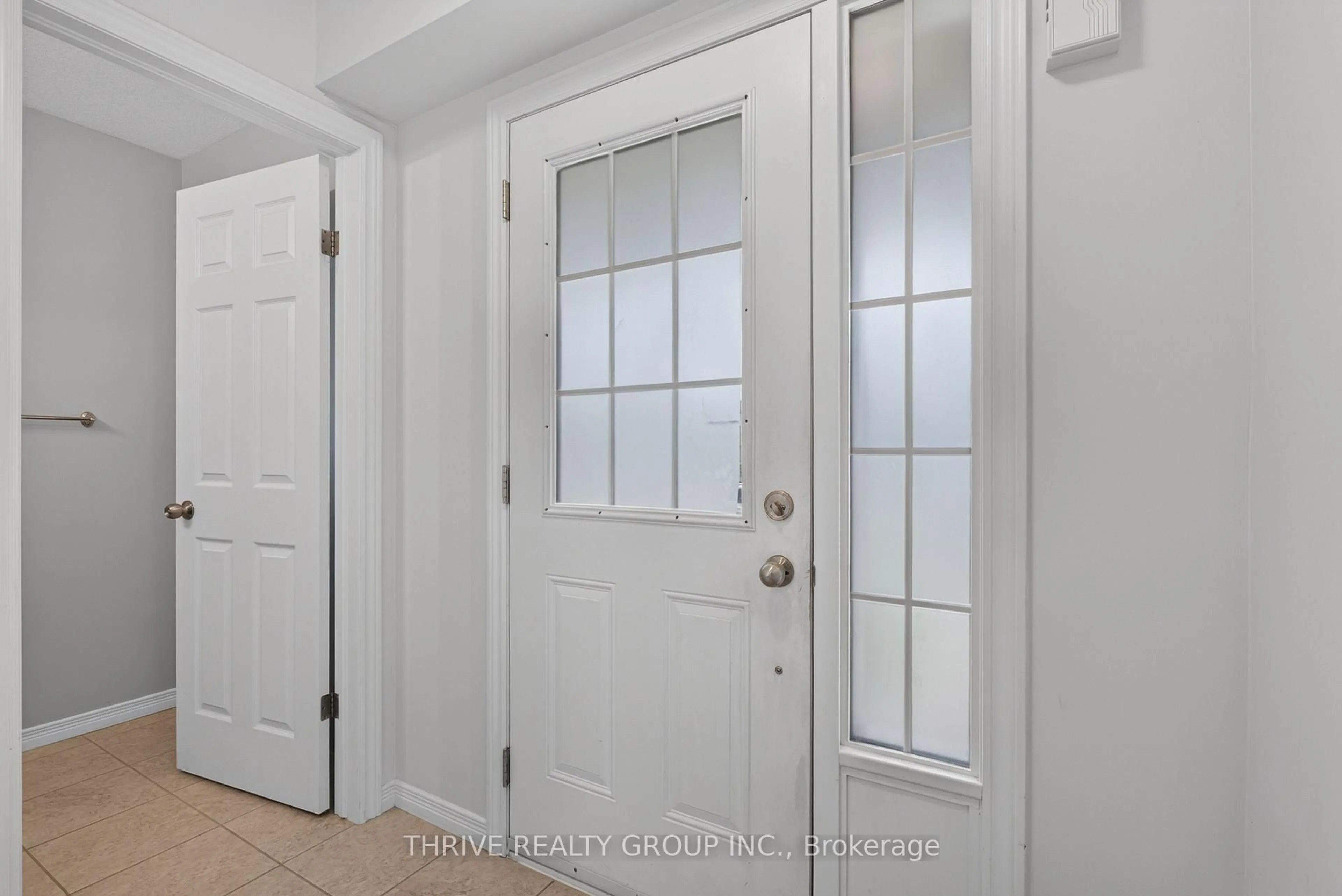 Indoor entryway for 1184 Baird St, London North Ontario N6H 0G5