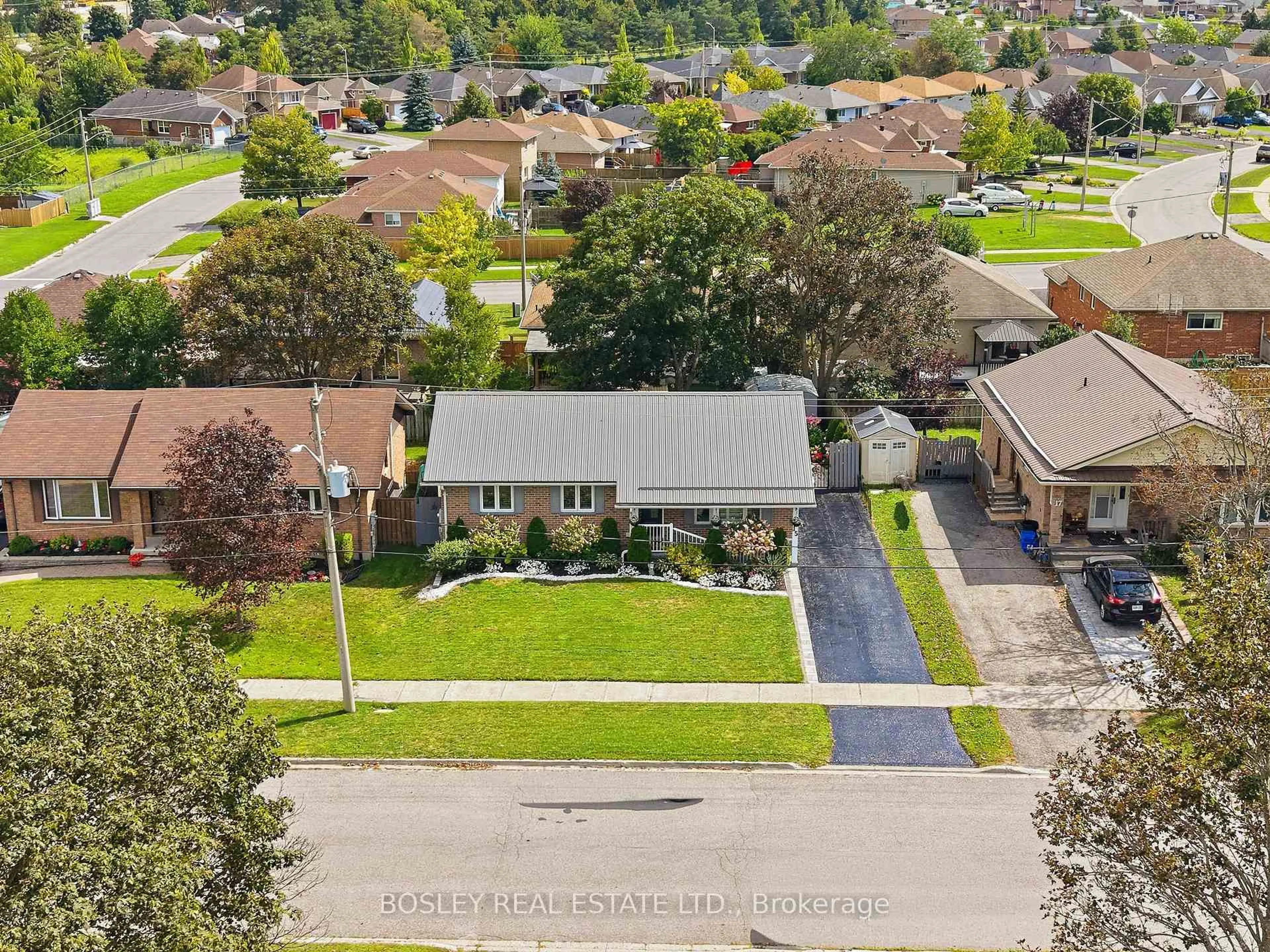 A pic from outside/outdoor area/front of a property/back of a property/a pic from drone, street for 15 Wilson Ave, Kawartha Lakes Ontario K9V 5S1
