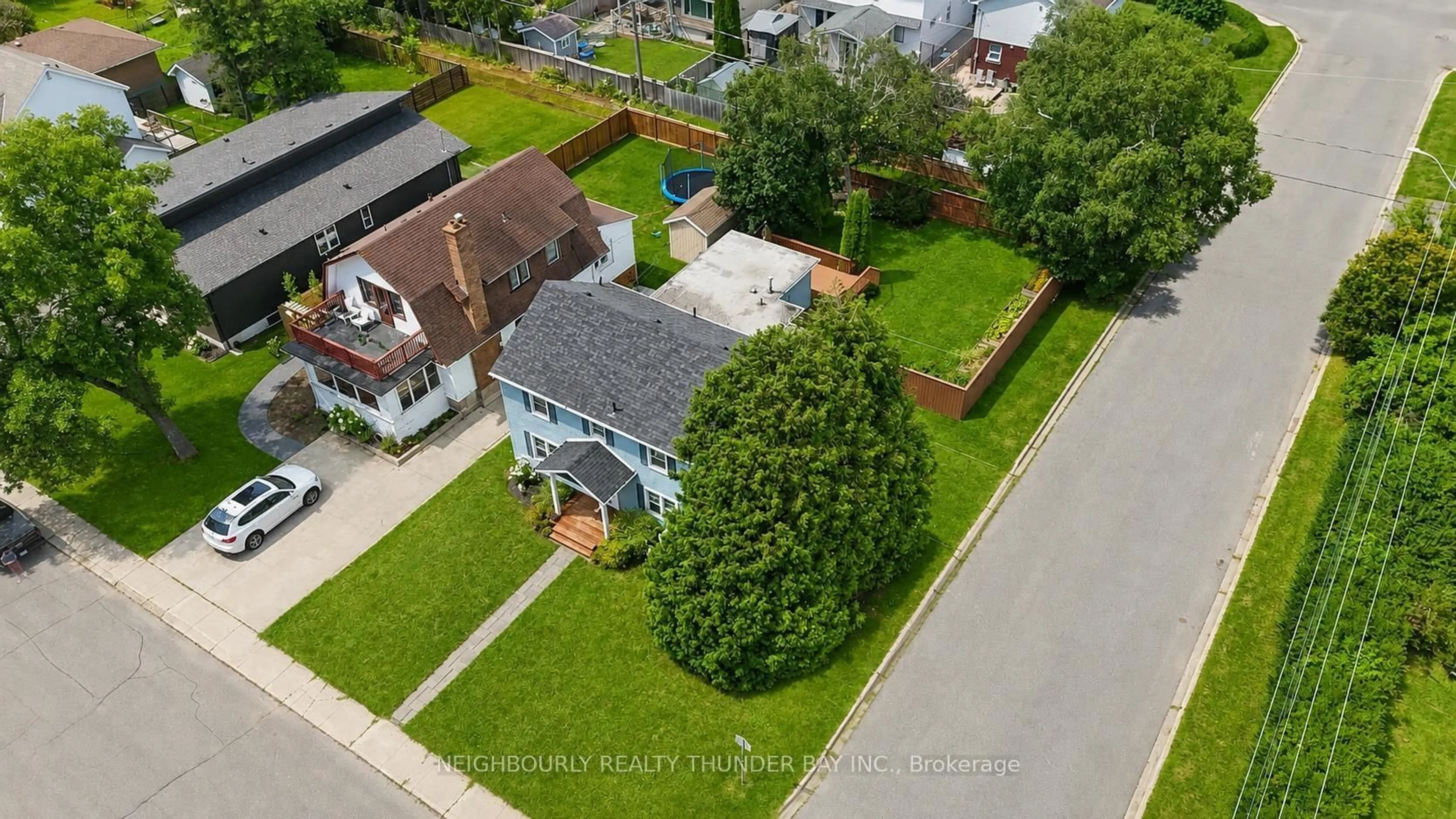 A pic from outside/outdoor area/front of a property/back of a property/a pic from drone, street for 54 Summit Ave, Thunder Bay Ontario P7B 3N9
