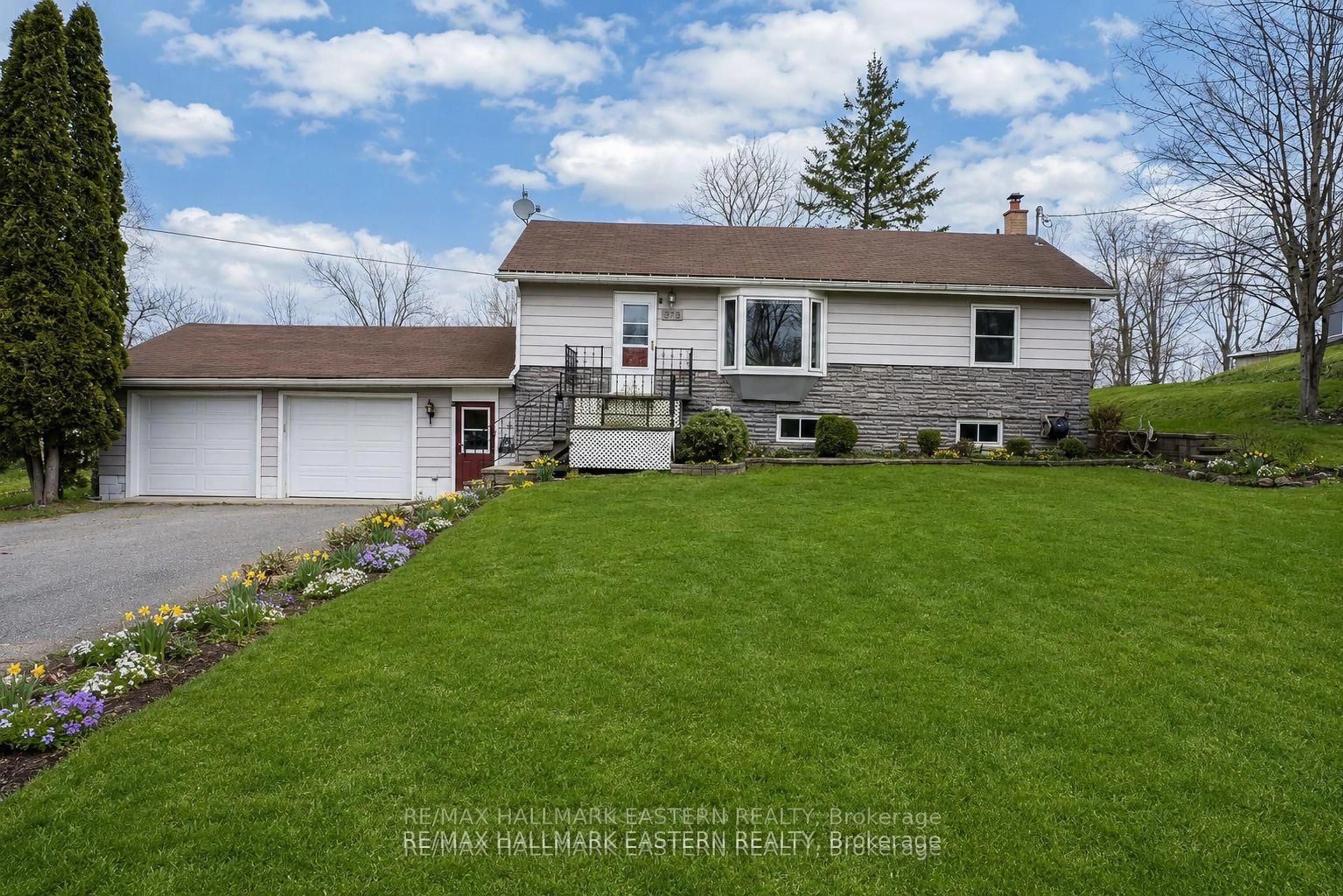 Home with vinyl exterior material, water/lake/river/ocean view for 273 Victoria St, Trent Hills Ontario K0L 1L0