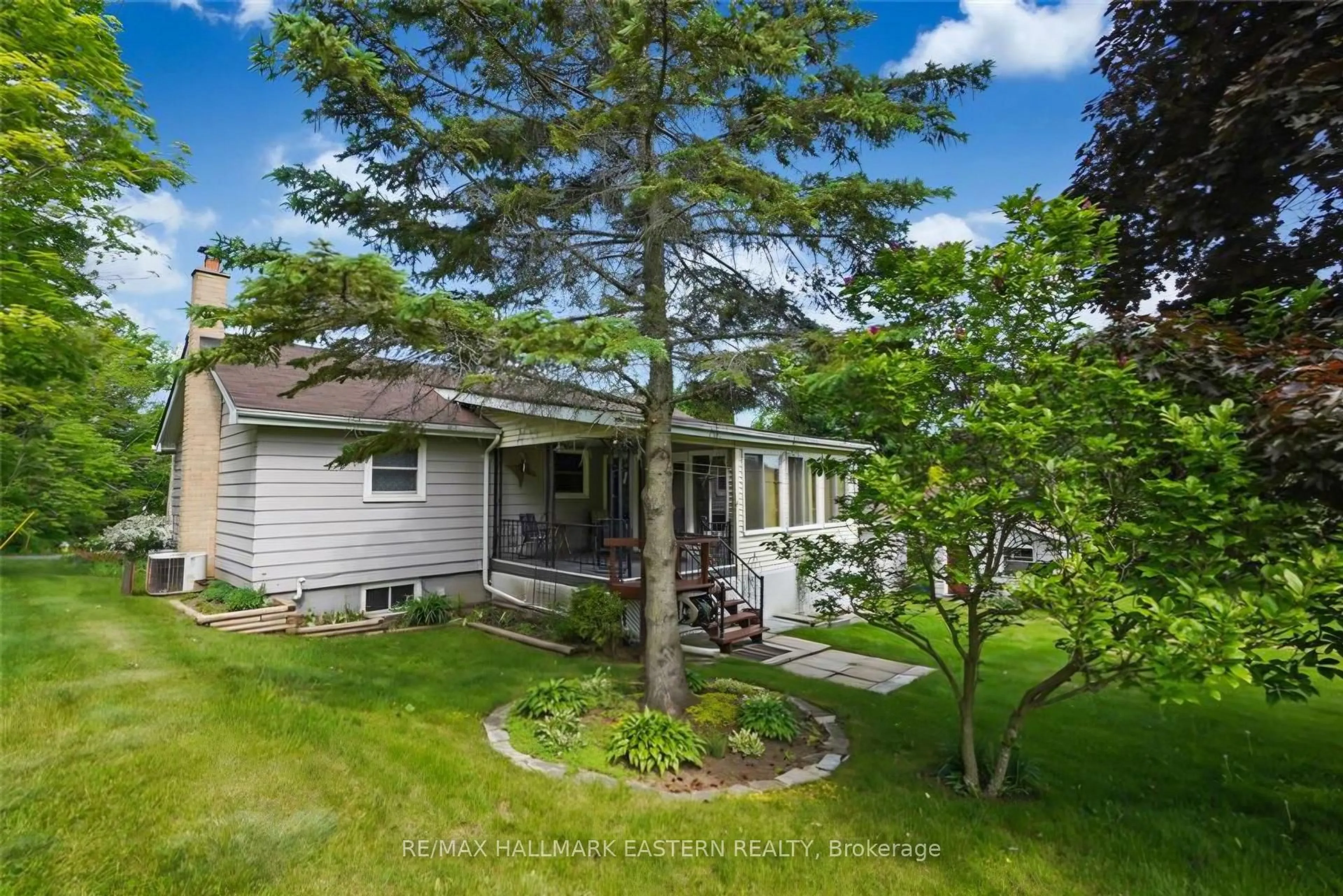 A pic from outside/outdoor area/front of a property/back of a property/a pic from drone, unknown for 273 Victoria St, Trent Hills Ontario K0L 1L0
