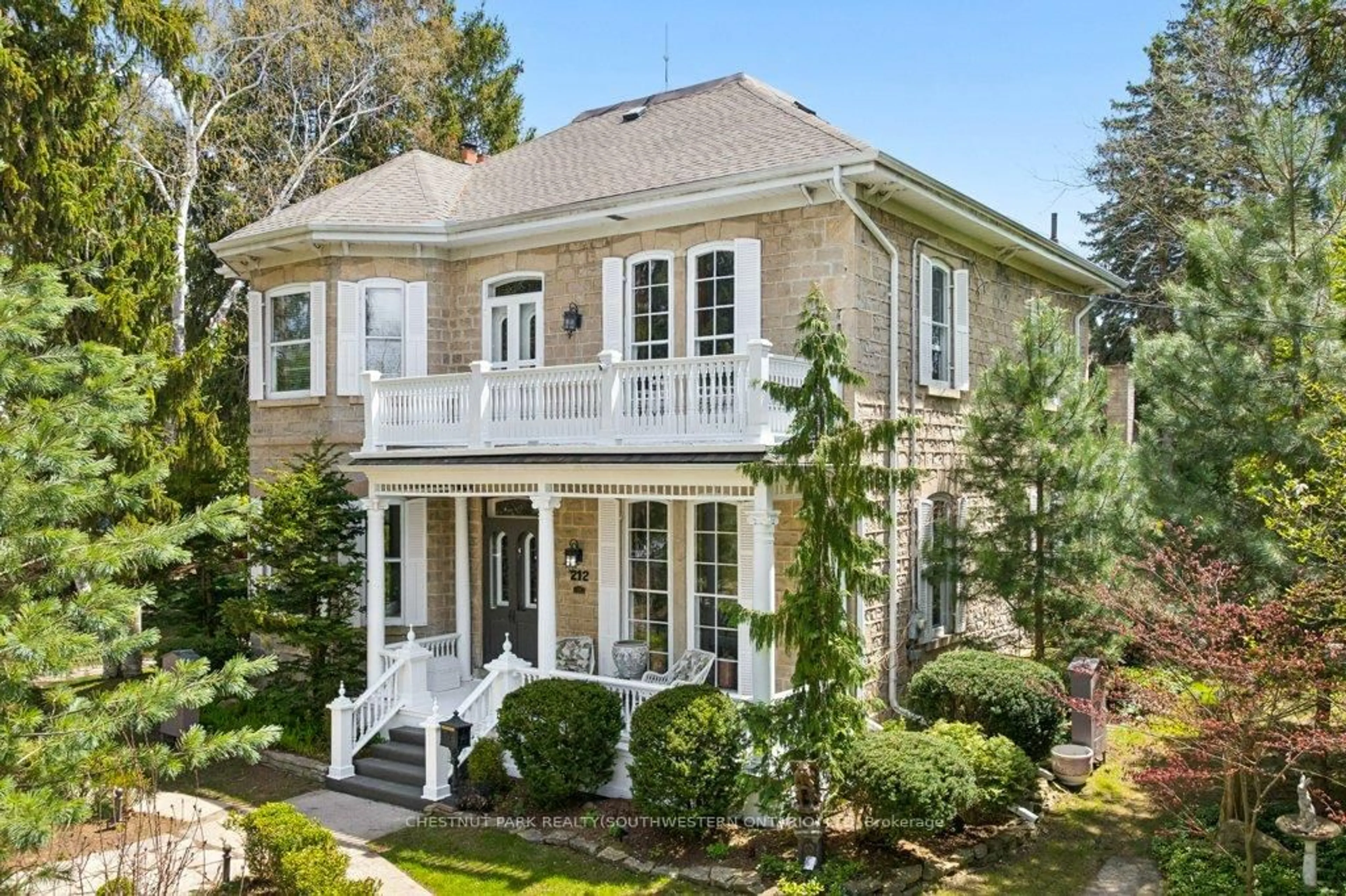 Home with brick exterior material, street for 212 Queen St, Cambridge Ontario N3C 2B4