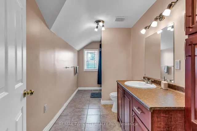 144 Limeridge Rd, Hamilton 4