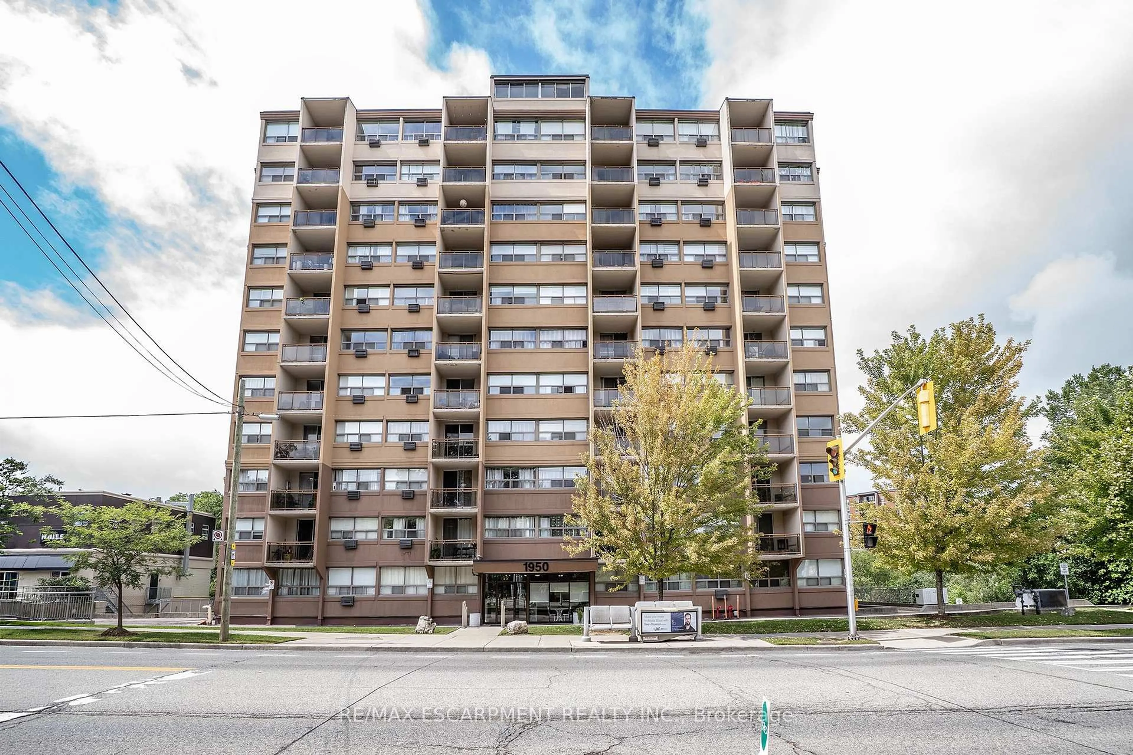 Unknown for 1950 Main St #307, Hamilton Ontario L8S 4M9