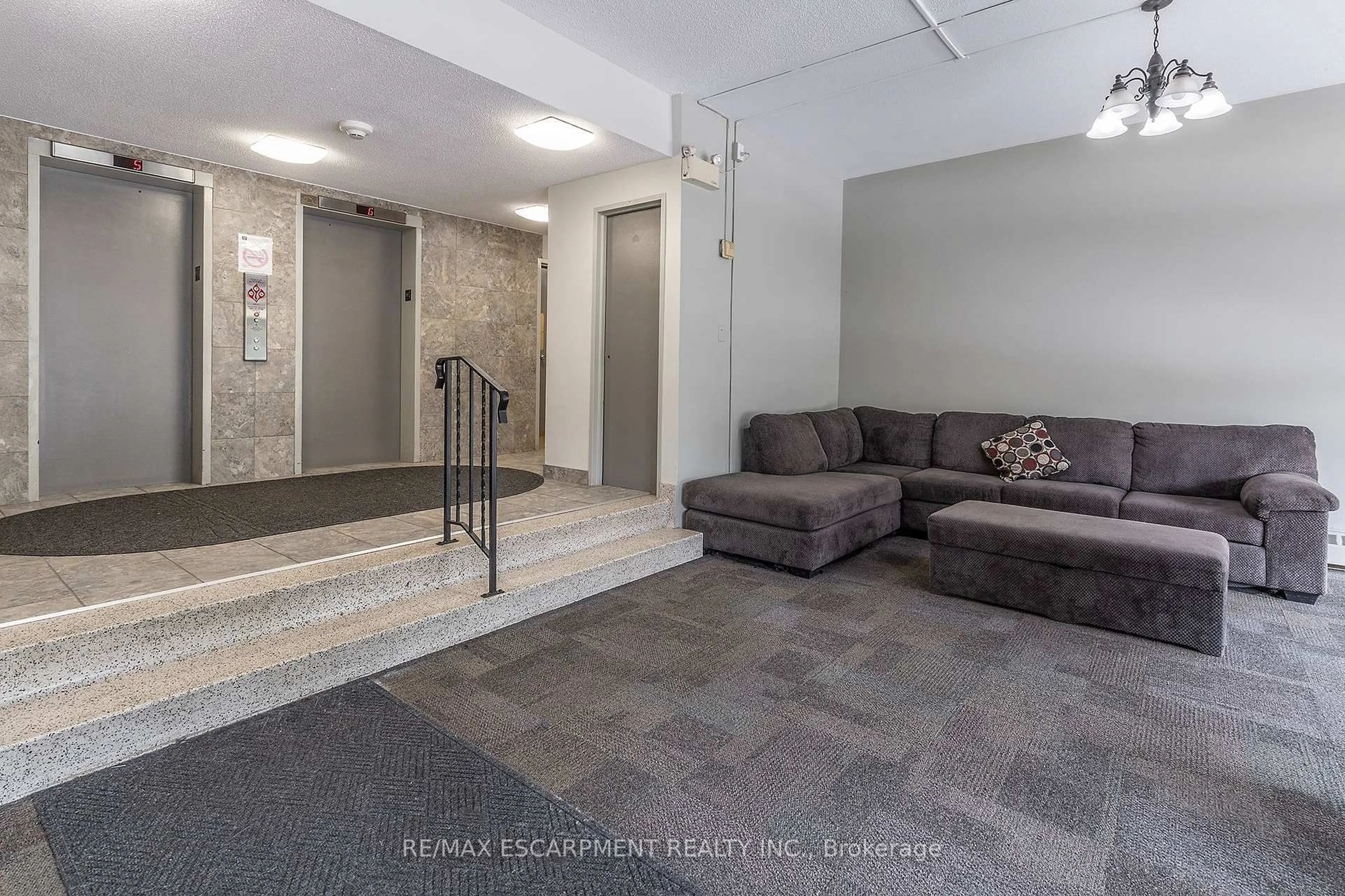 Unknown for 1950 Main St #307, Hamilton Ontario L8S 4M9