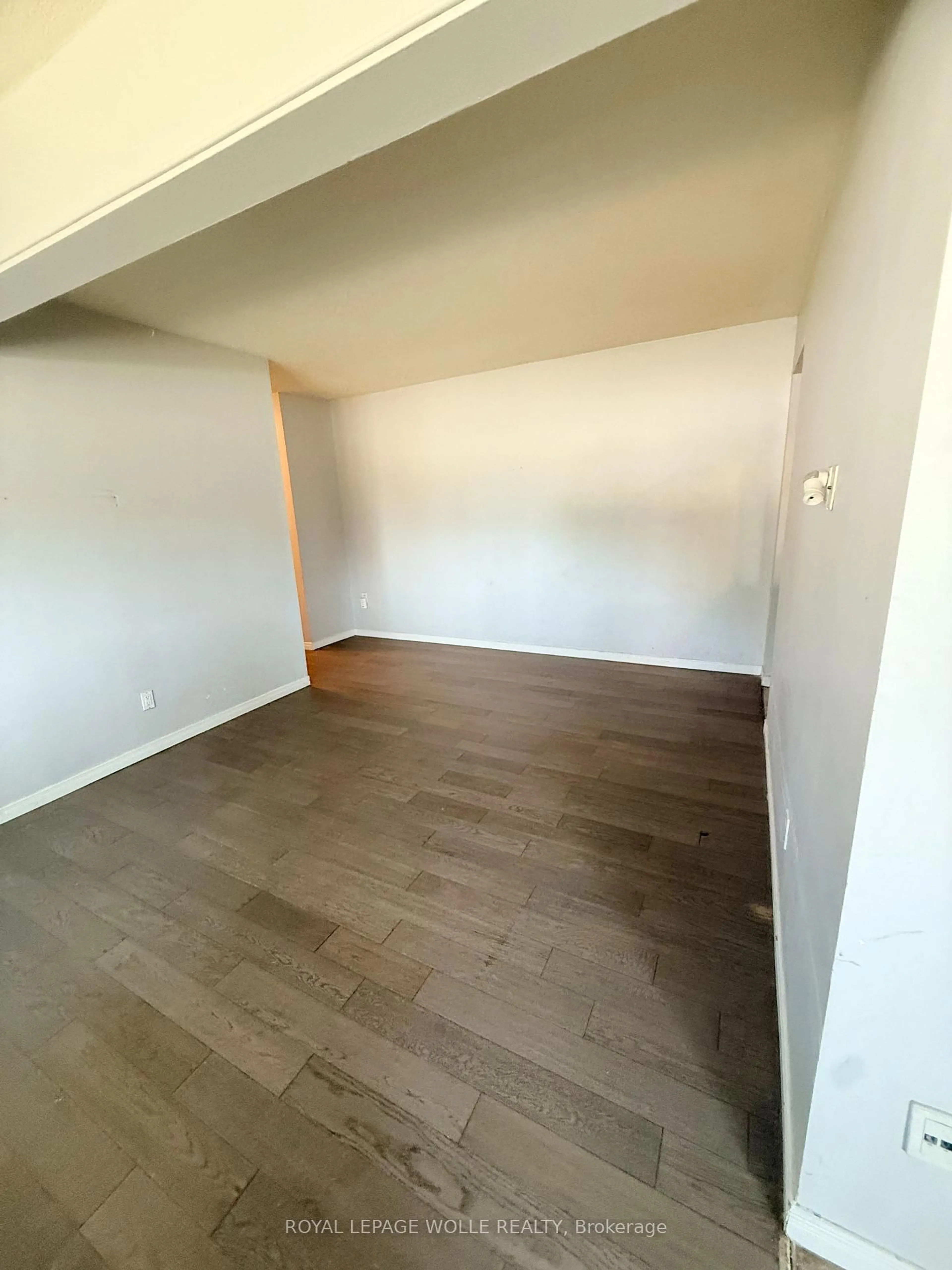A pic of a room for 283 Fairway Rd #90, Waterloo Ontario N2A 2P1