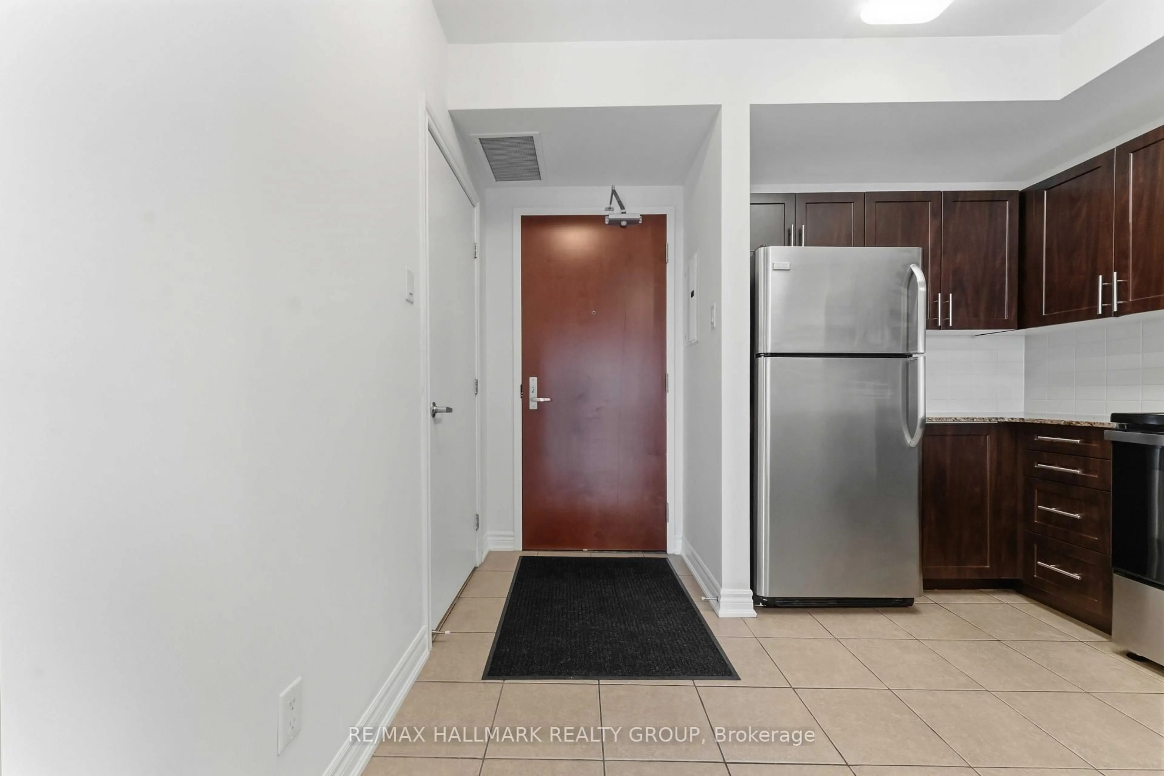 Unknown for 234 Rideau St #1902, Ottawa Ontario K1N 0A9