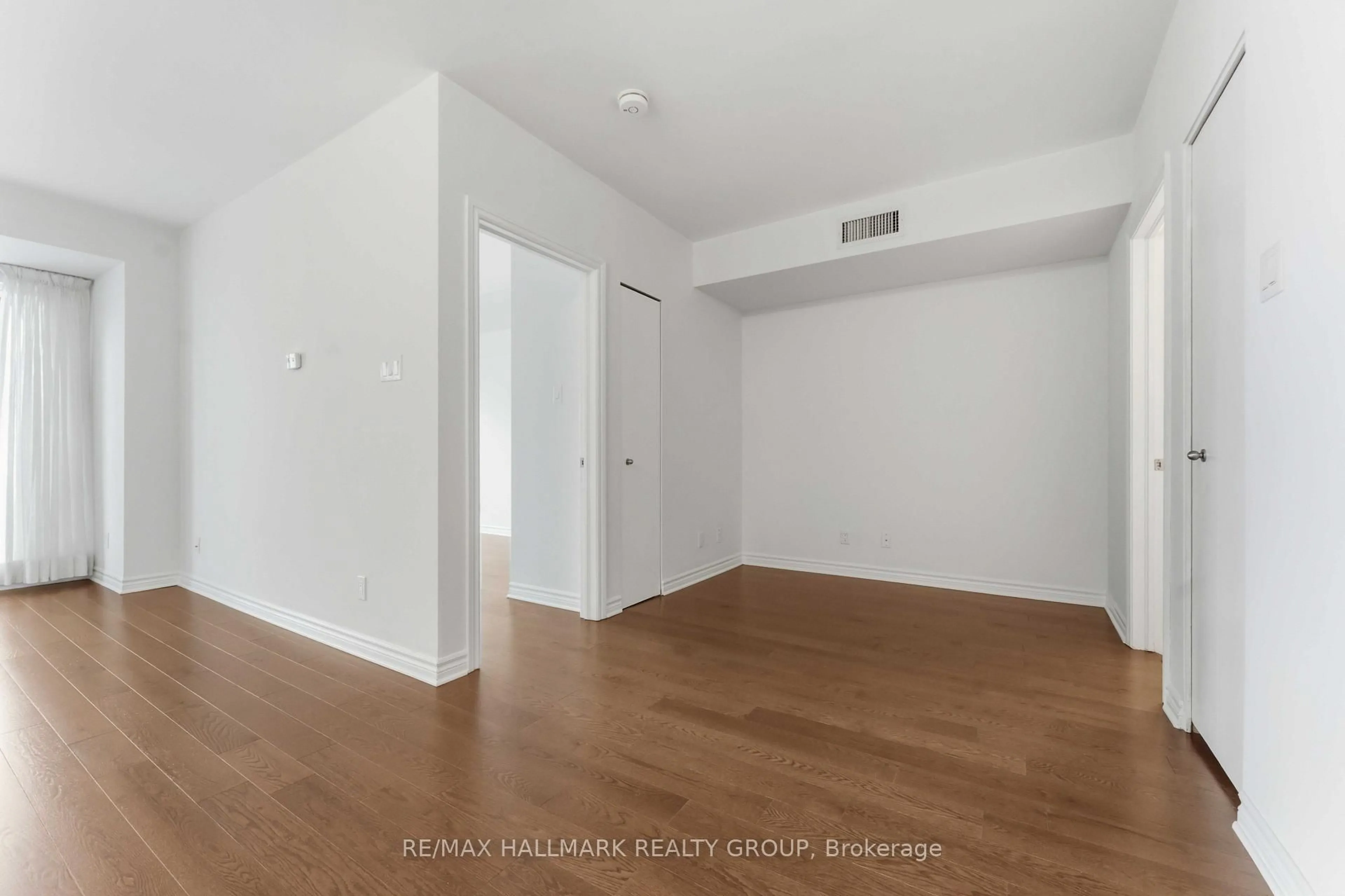 A pic of a room for 234 Rideau St #1902, Ottawa Ontario K1N 0A9
