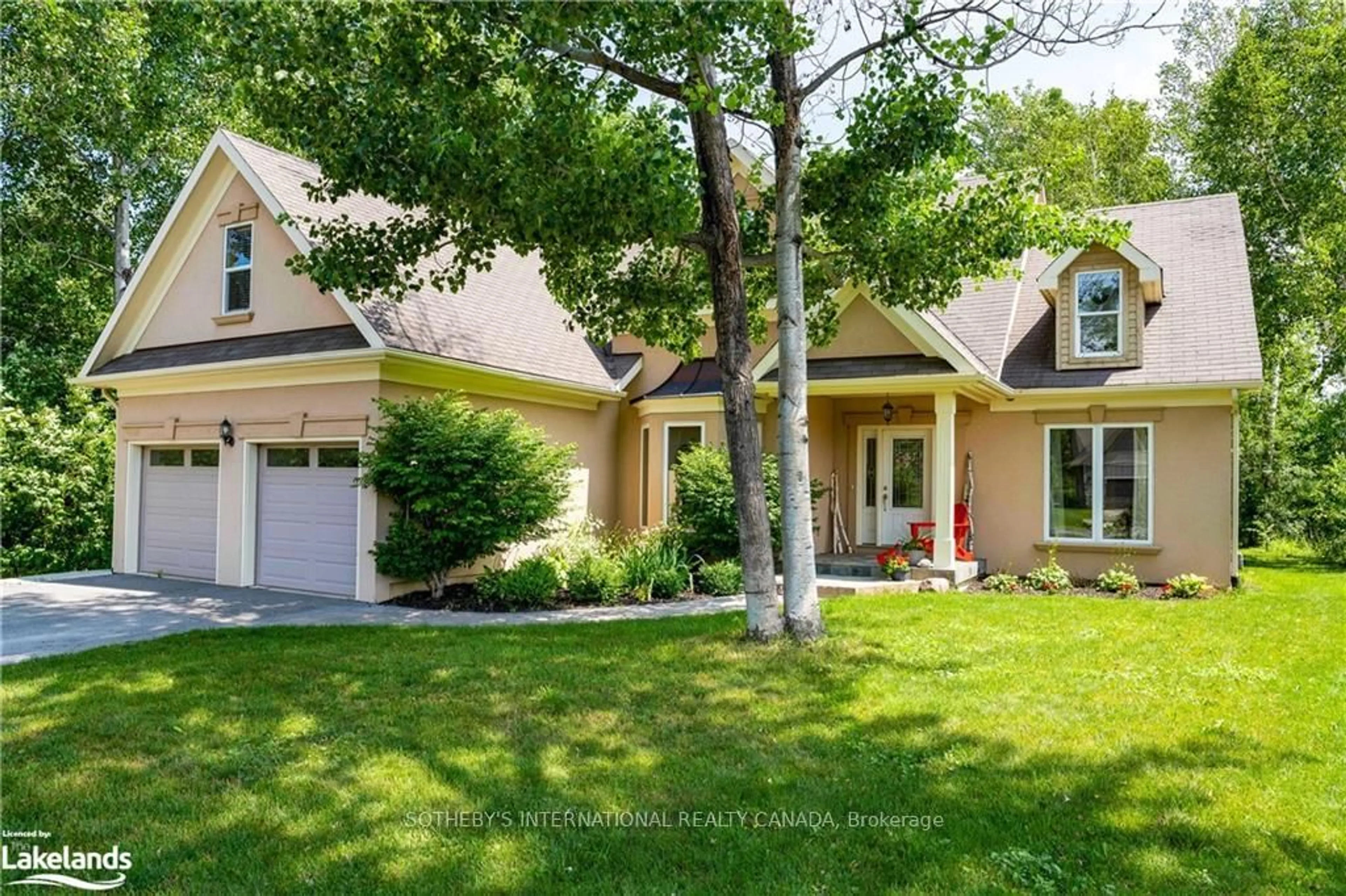 Home with vinyl exterior material, street for 188 Brooker Blvd, Blue Mountains Ontario L9Y 0M2