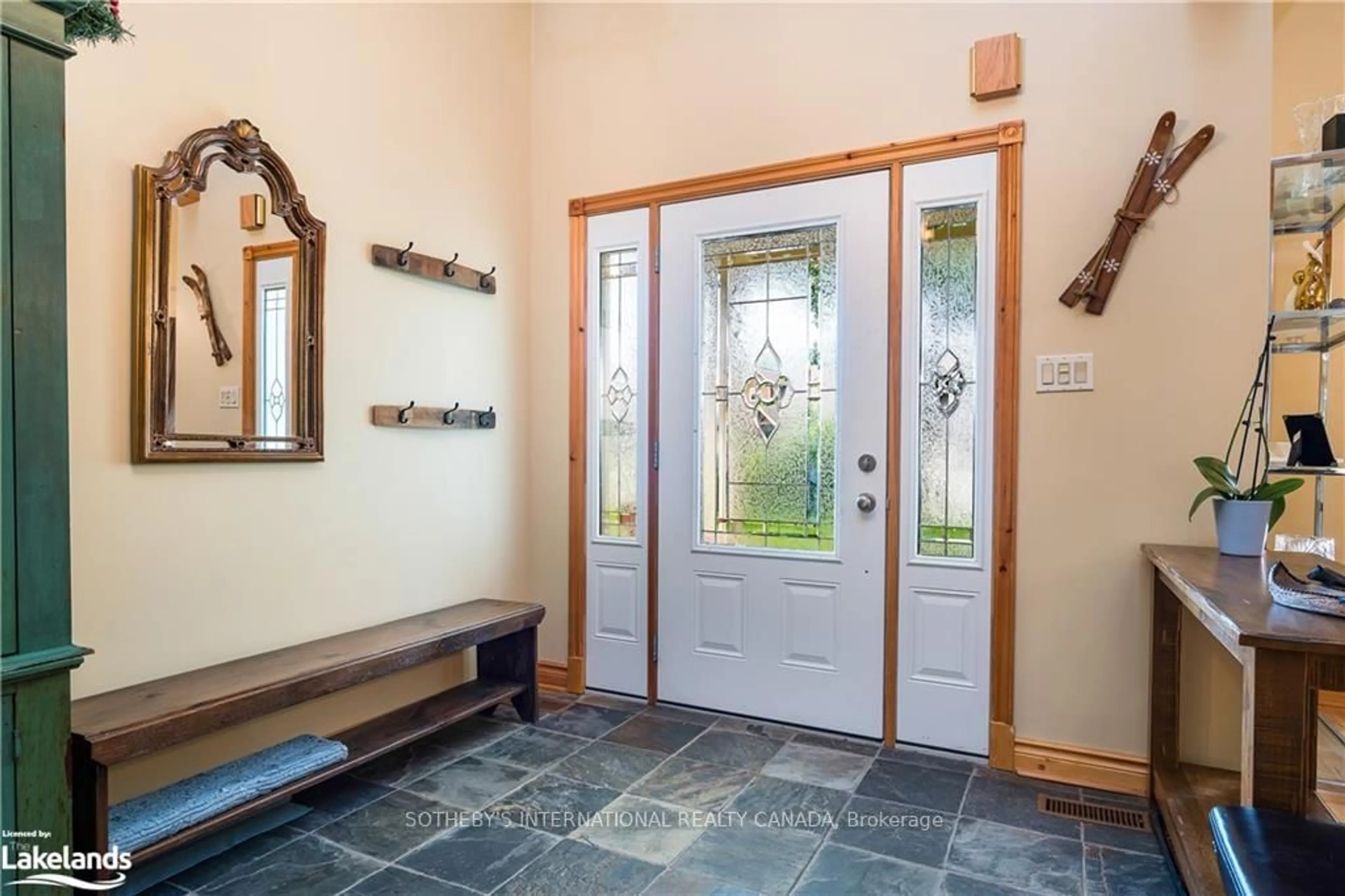 Indoor entryway for 188 Brooker Blvd, Blue Mountains Ontario L9Y 0M2