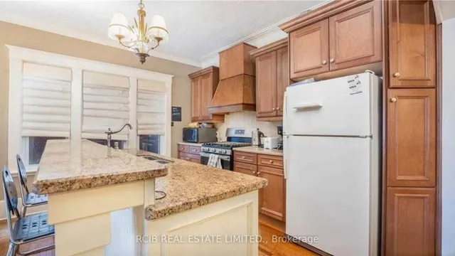 124 West St, Brantford 2