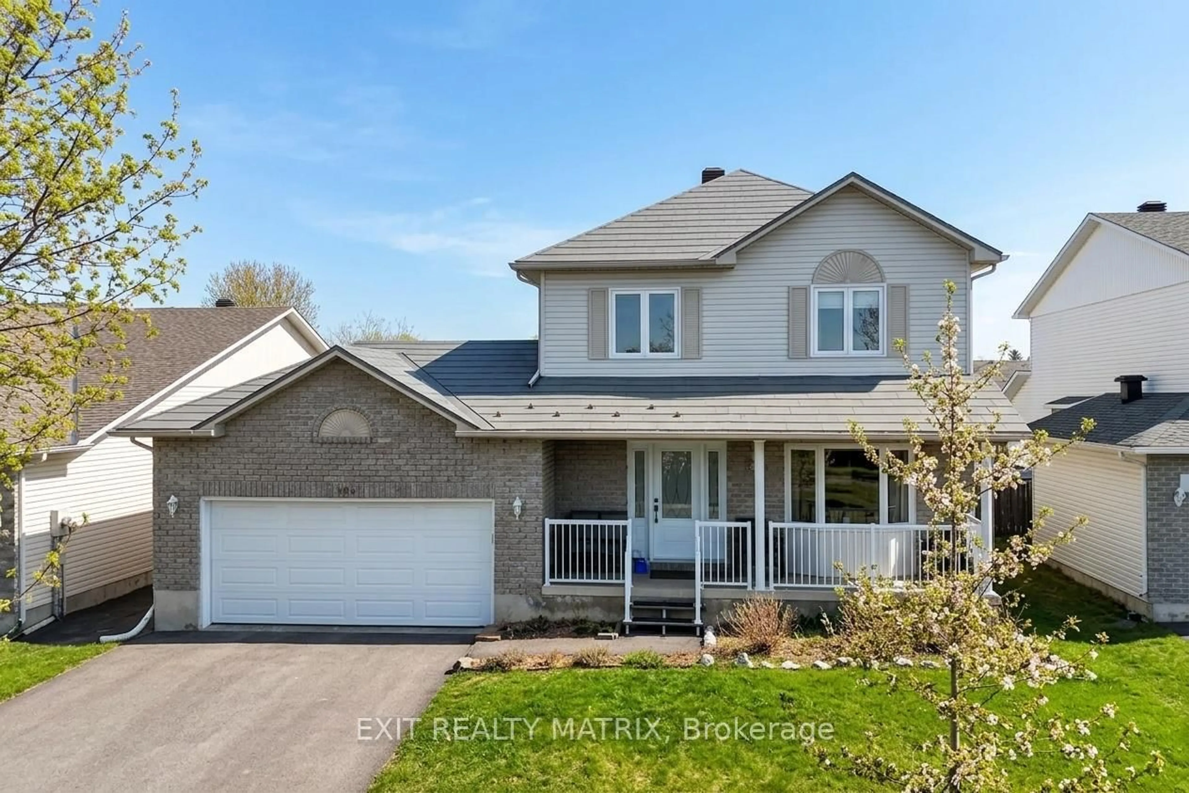 Home with vinyl exterior material, street for 106 Lachaine St, Russell Ontario K0A 1W0