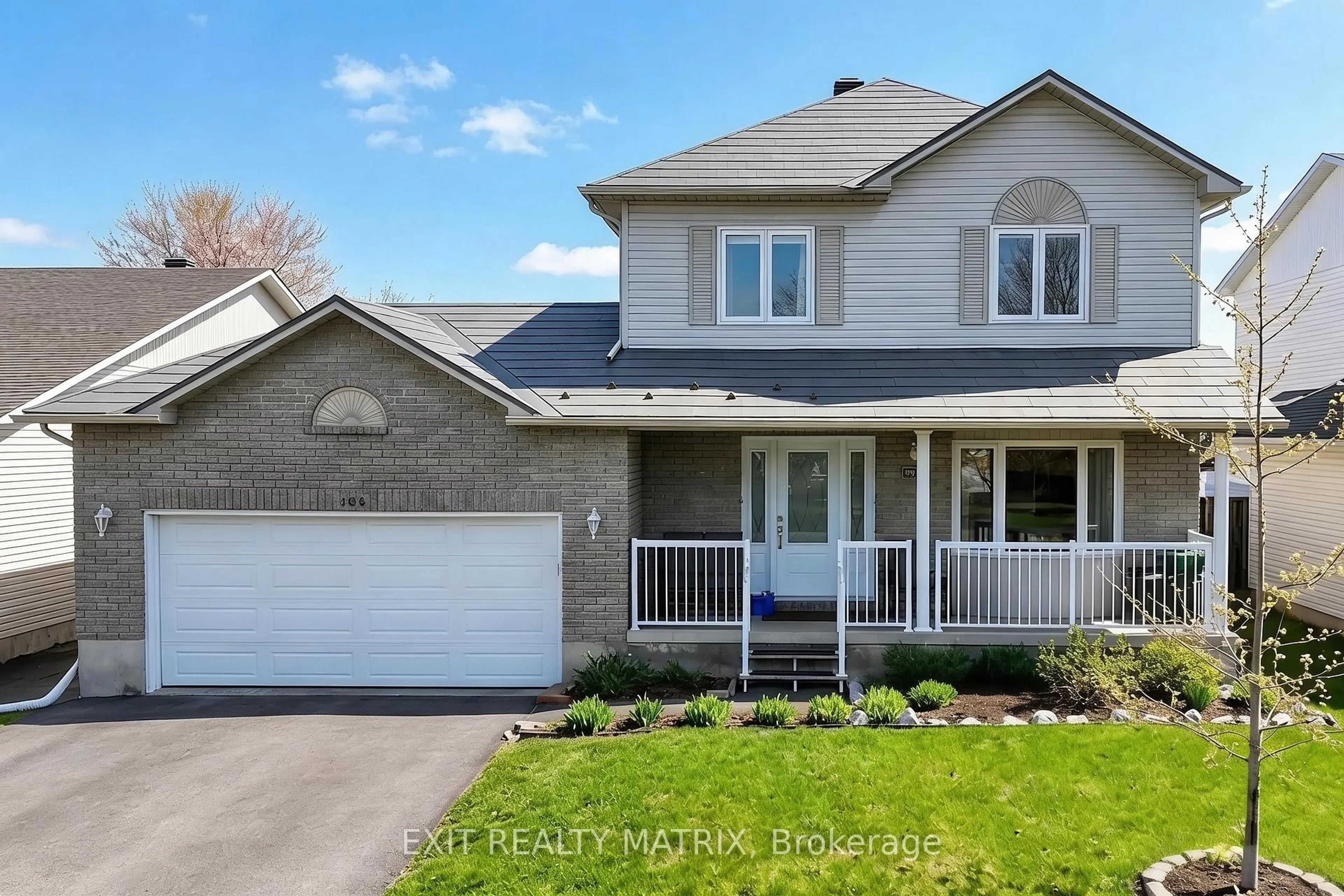 Home with vinyl exterior material, street for 106 Lachaine St, Russell Ontario K0A 1W0