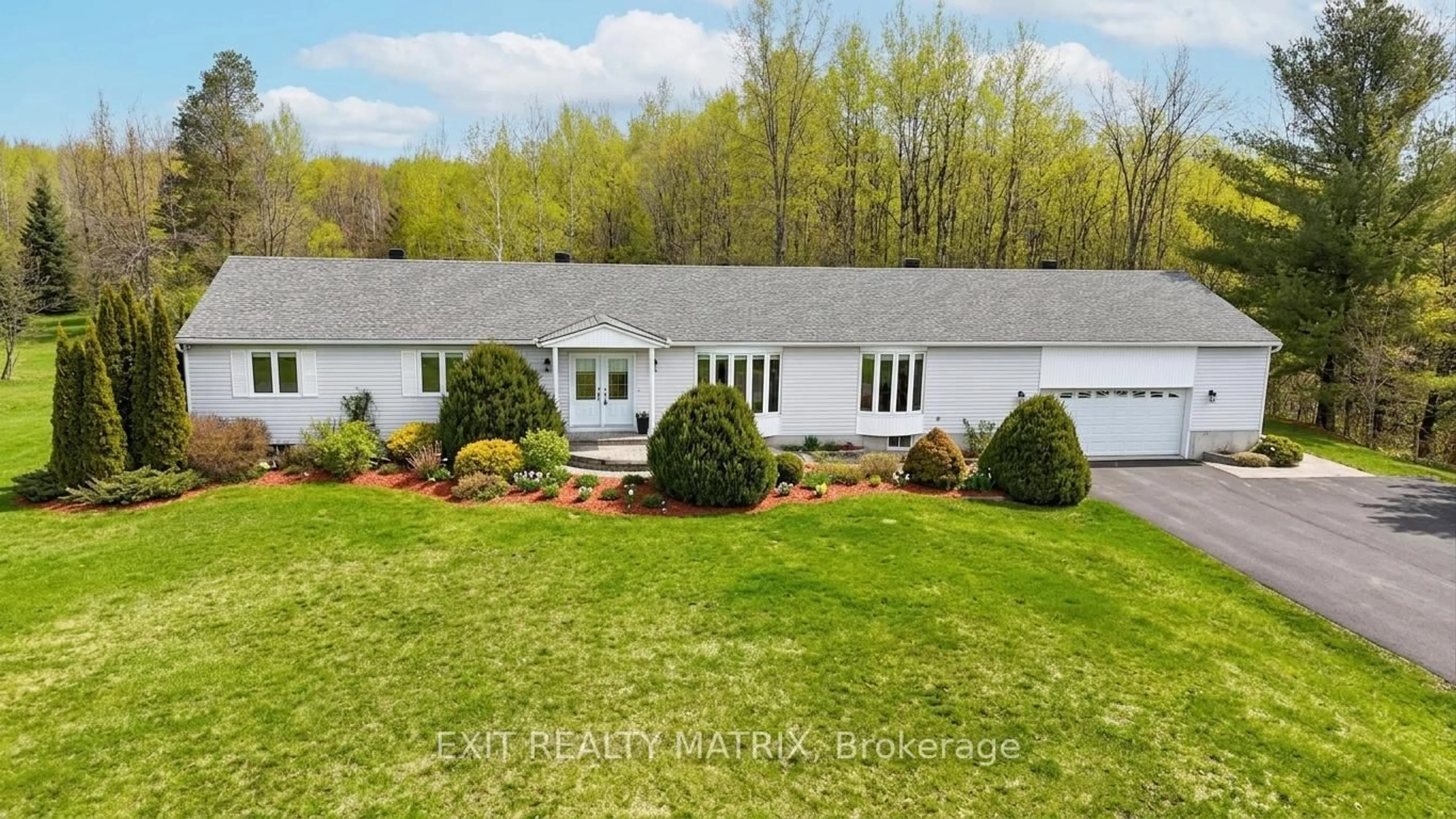 A pic from outside/outdoor area/front of a property/back of a property/a pic from drone, water/lake/river/ocean view for 8329 Rodney Farm Dr, Metcalfe Ontario K0A 2P0