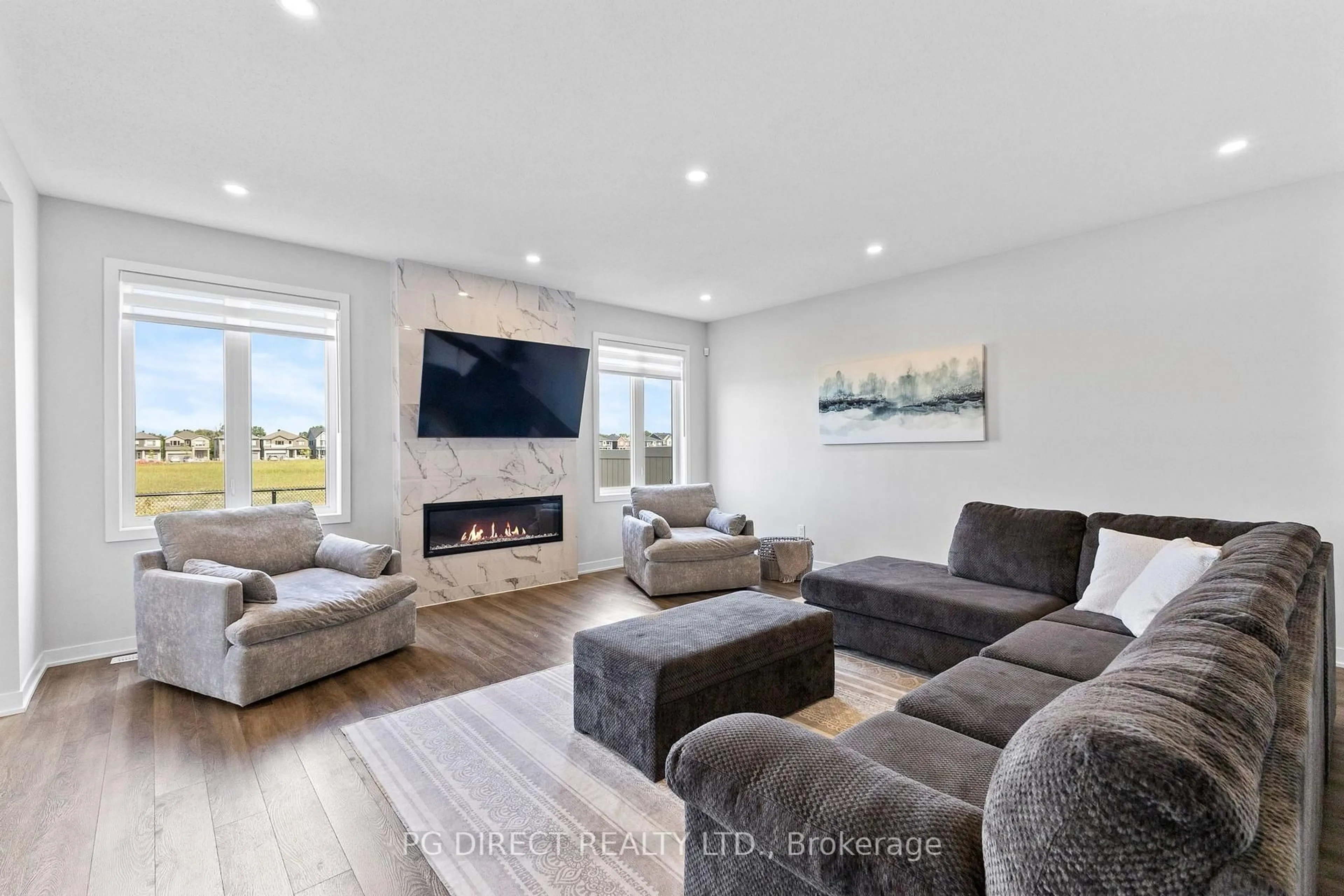 Living room with furniture, unknown for 119 Green Ash Ave, Richmond Ontario K0A 2Z0