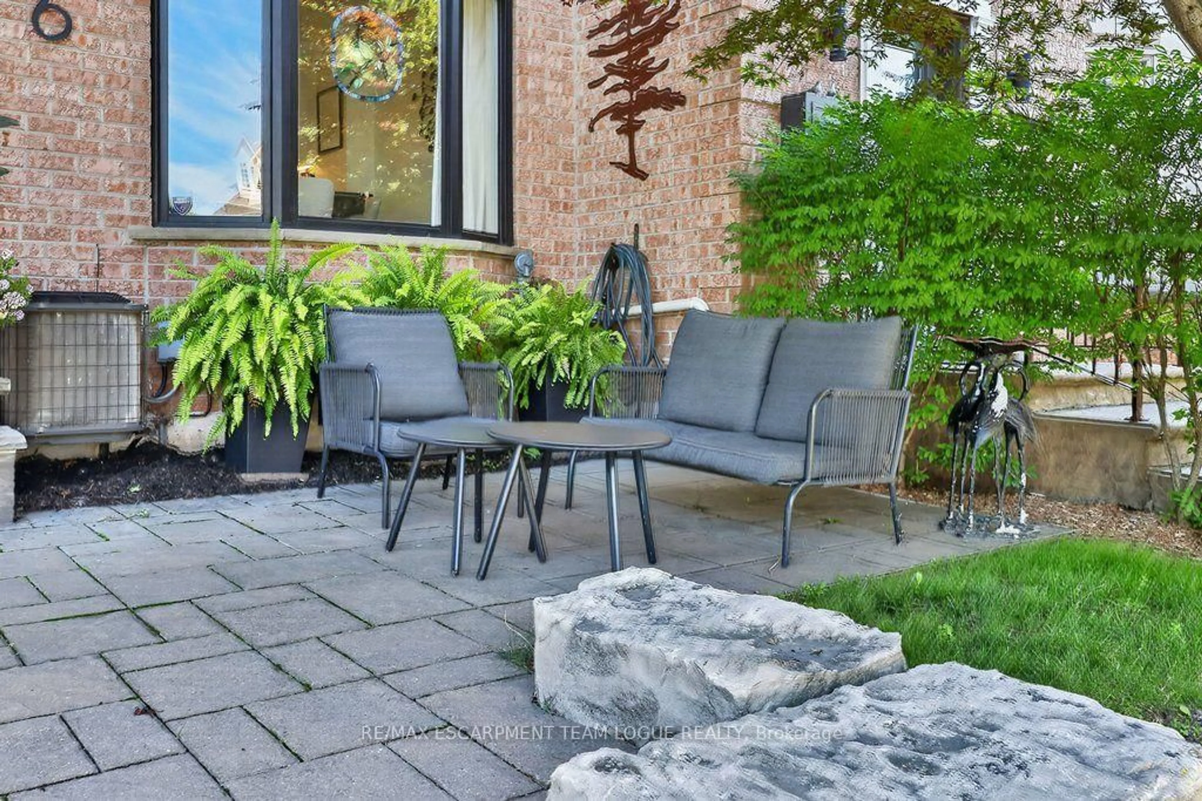 Patio, street for 6 Harbour Dr, Hamilton Ontario L8E 4Z5