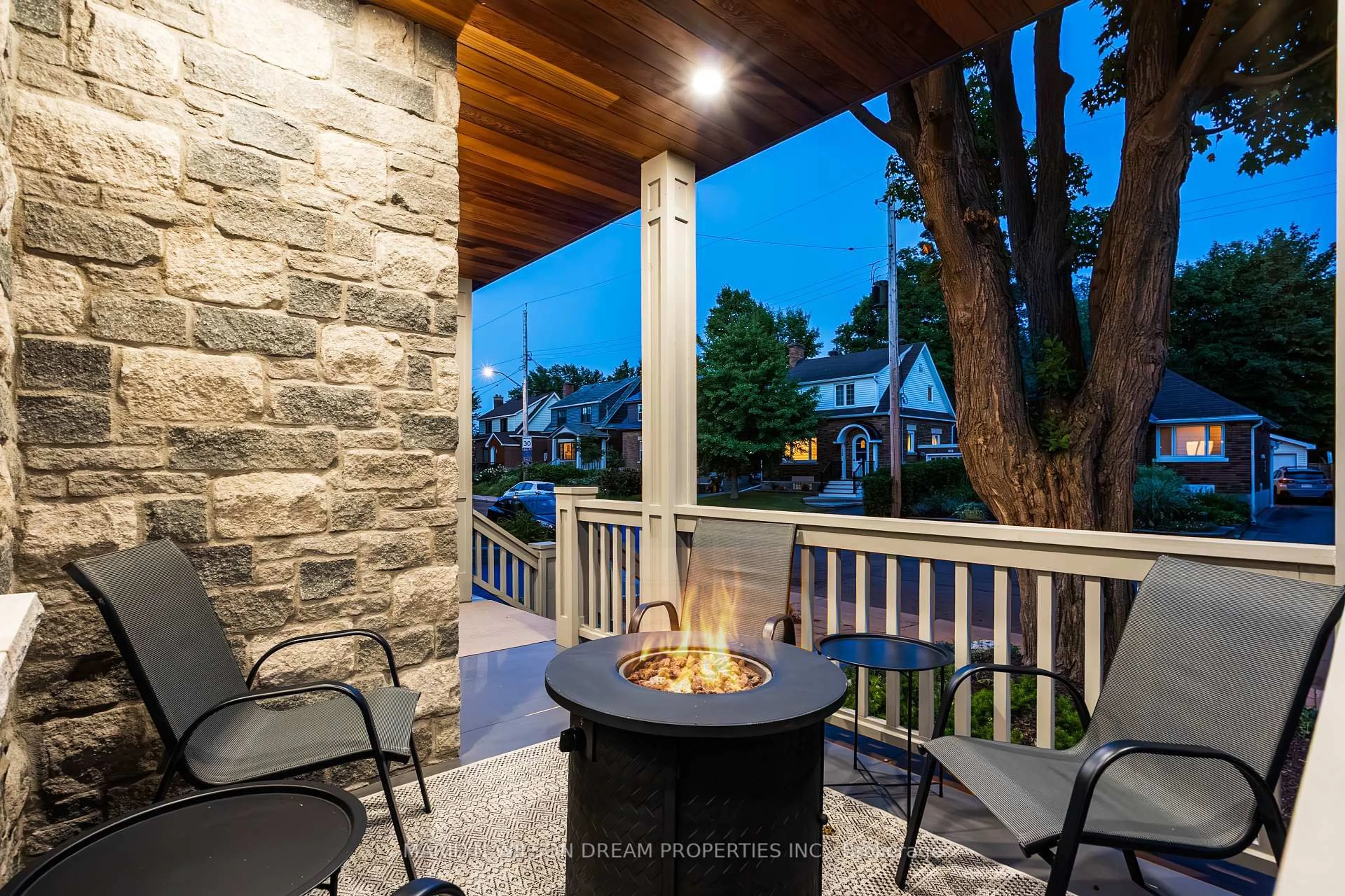 Patio, street for 123 Mason Terr, Ottawa Ontario K1S 0L2