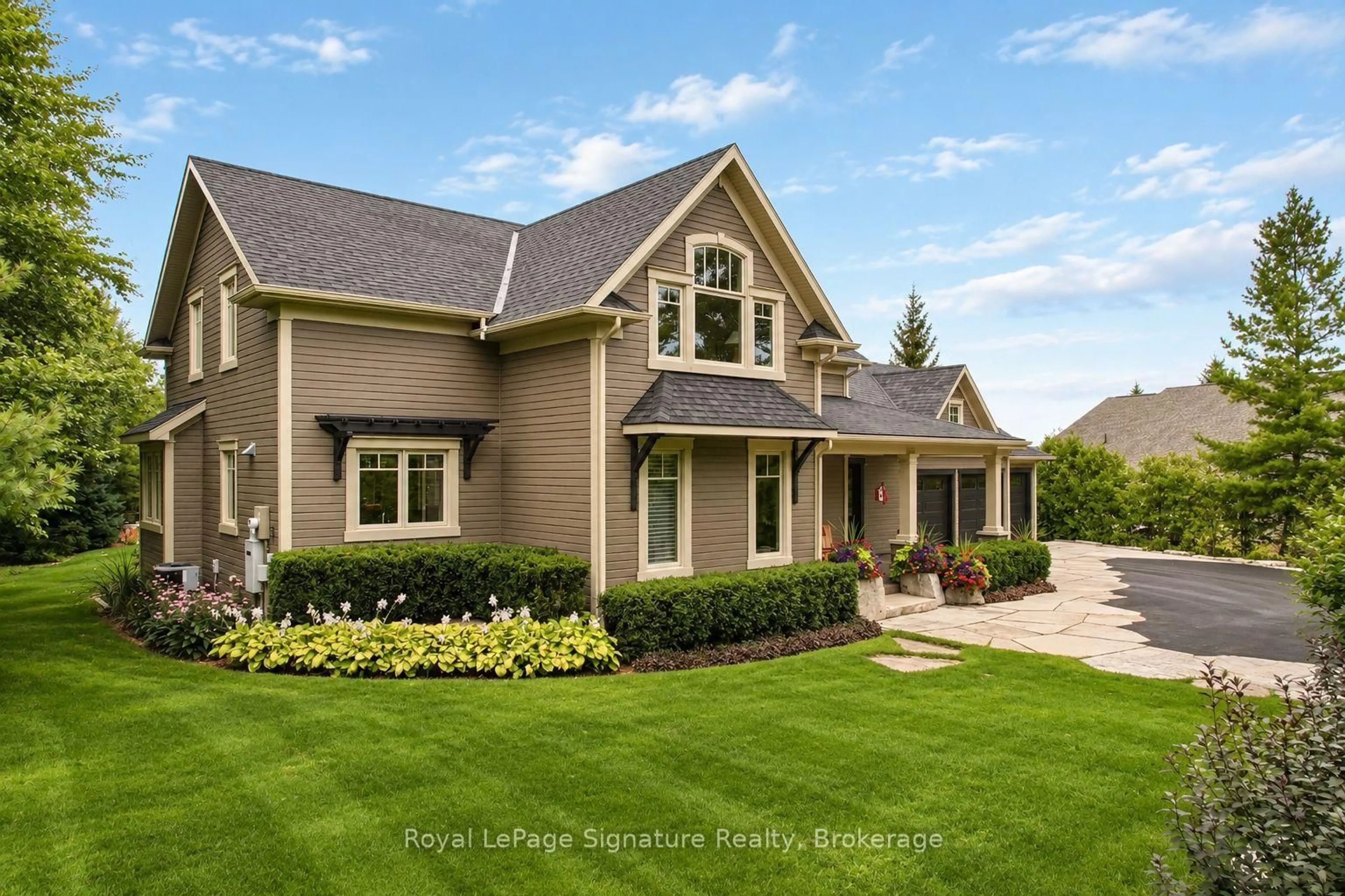 Home with vinyl exterior material, street for 376 Sunset Blvd, Blue Mountains Ontario N0H 2P0