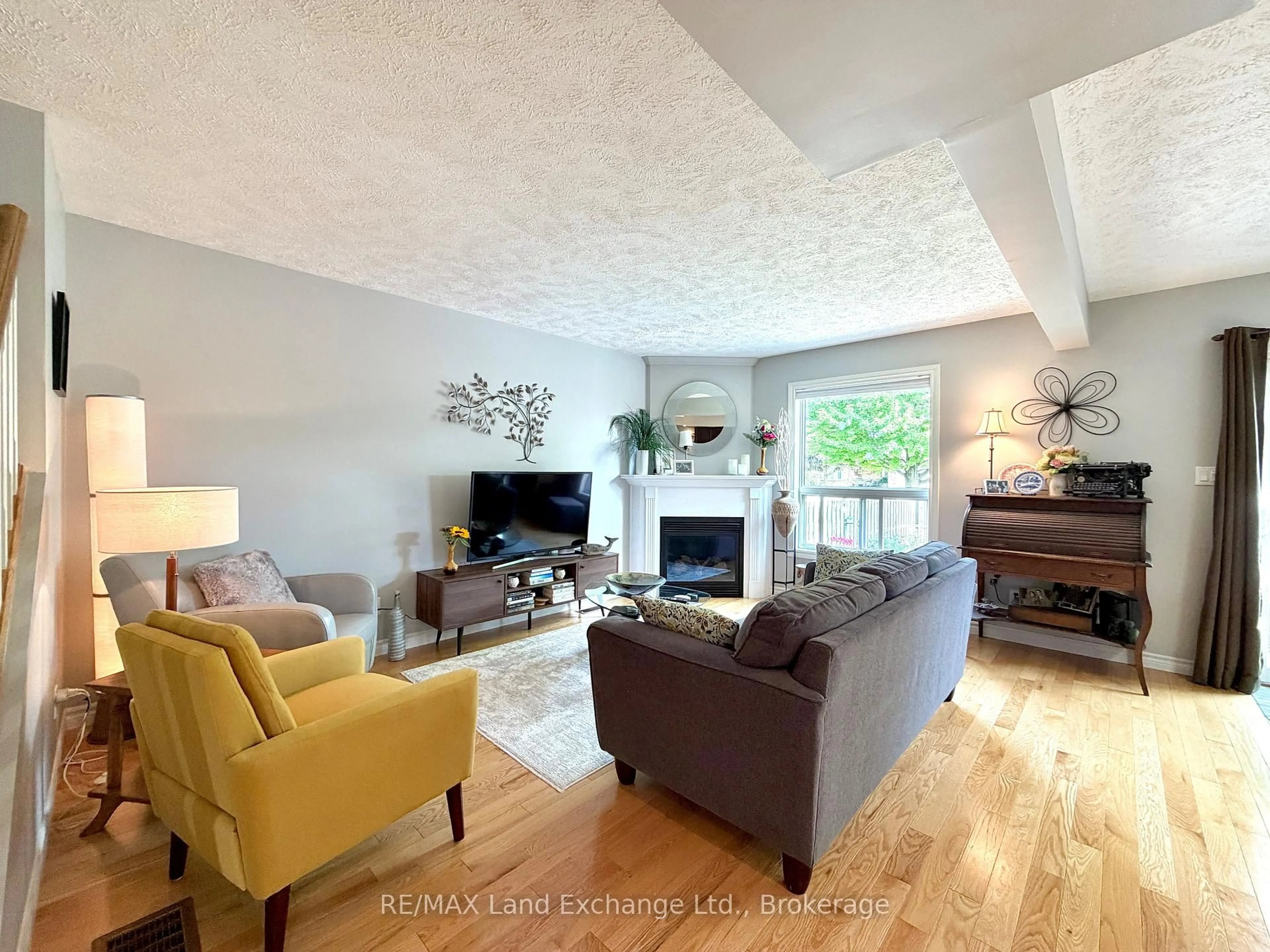 Living room with furniture, unknown for 203 STICKEL St, Saugeen Shores Ontario N0H 2C1