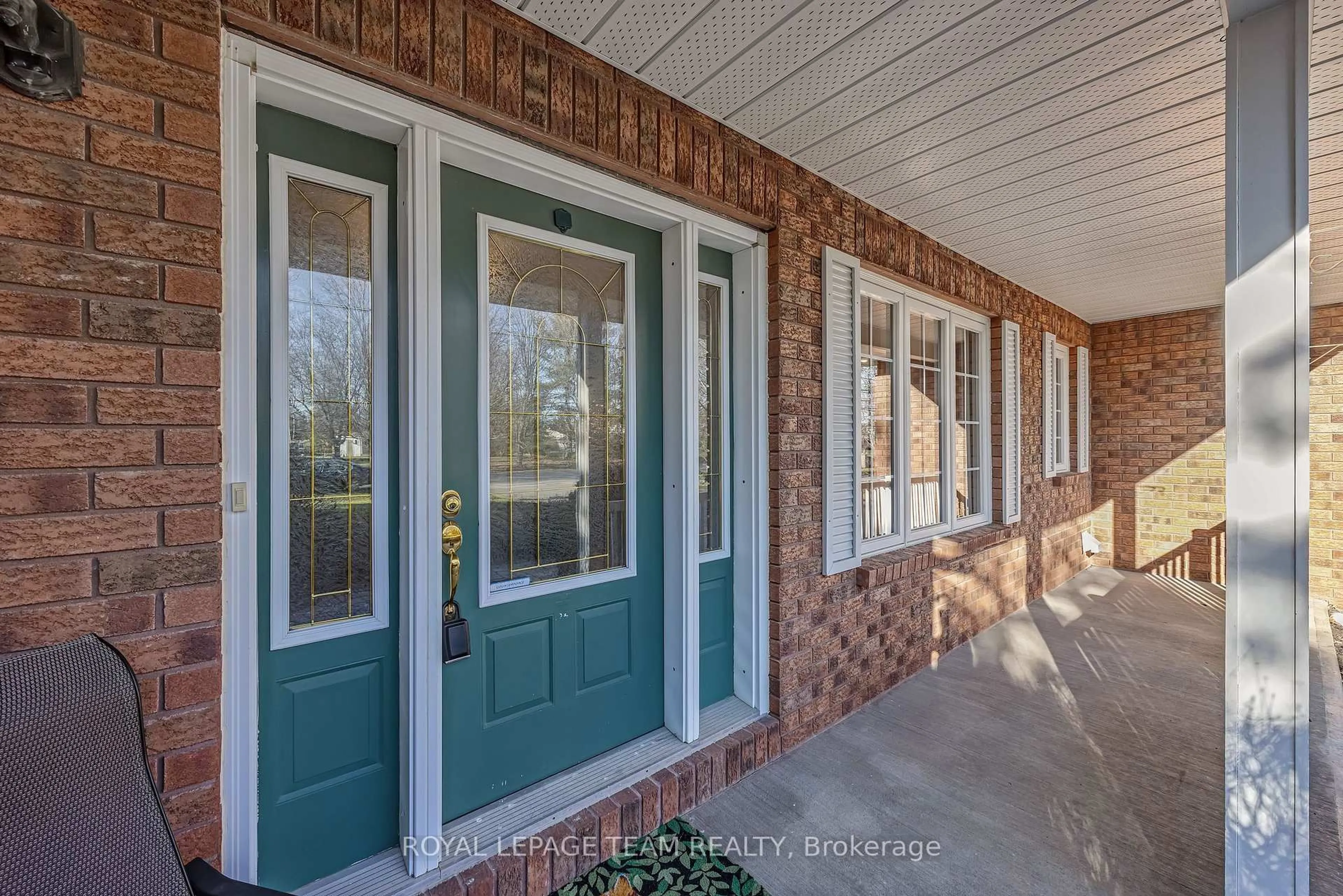 Indoor entryway for 6543 Wheatfield Cres, Ottawa Ontario K4P 1E9