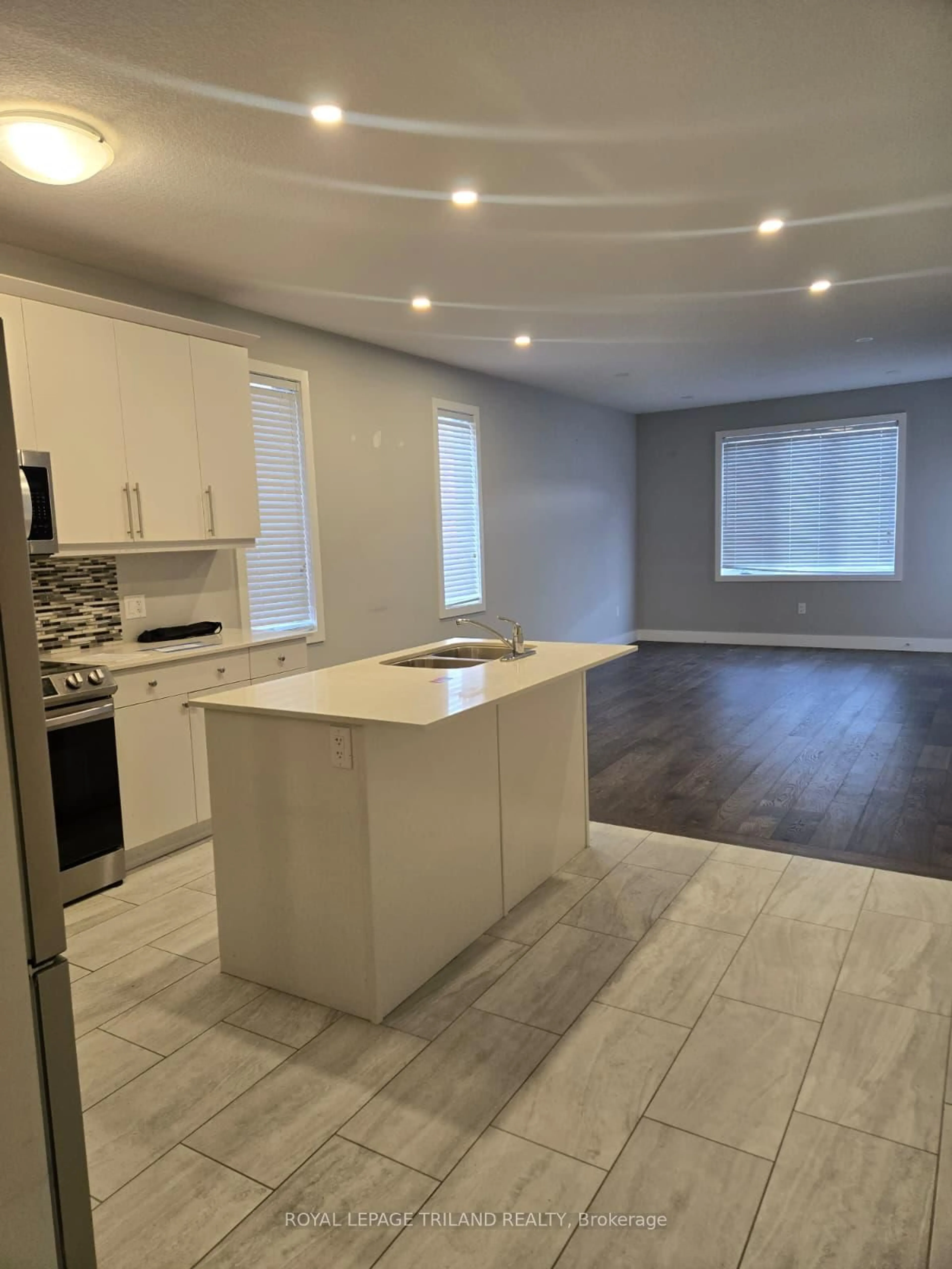 Open concept kitchen, unknown for 2284 Evans Blvd, London South Ontario N6M 0A1