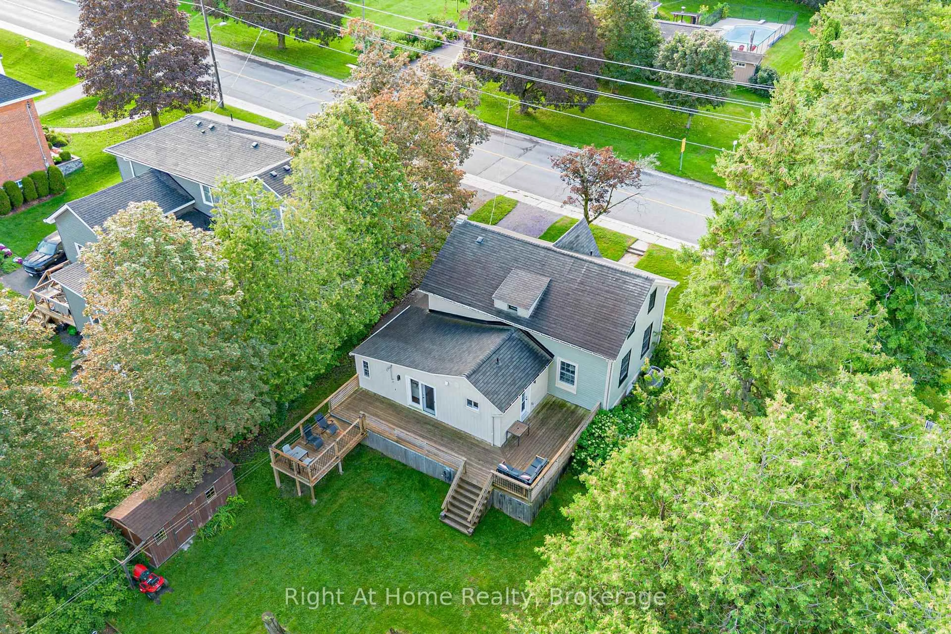 A pic from outside/outdoor area/front of a property/back of a property/a pic from drone, street for 88 King St, Cavan Monaghan Ontario L0A 1G0