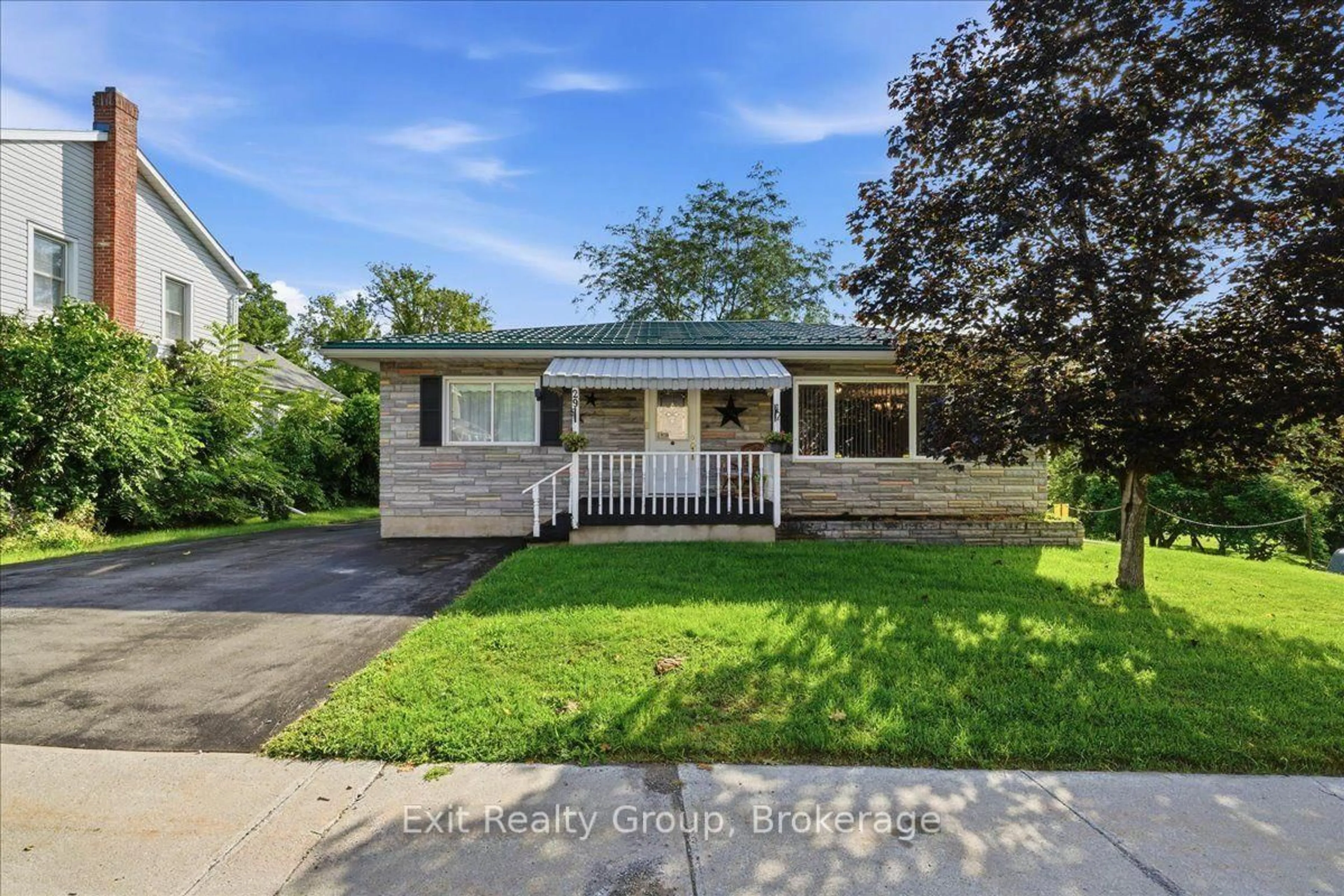 Home with vinyl exterior material, street for 29 Emma St, Stirling Ontario K0K 3E0