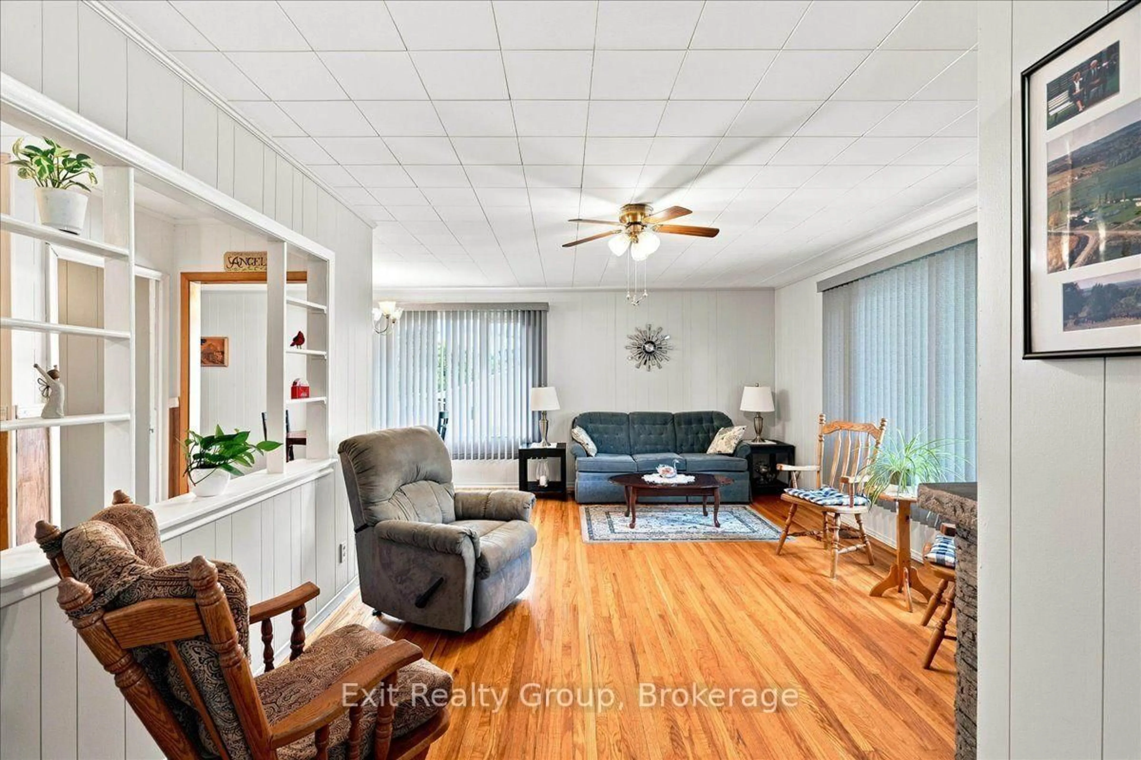 Living room with furniture, unknown for 29 Emma St, Stirling Ontario K0K 3E0