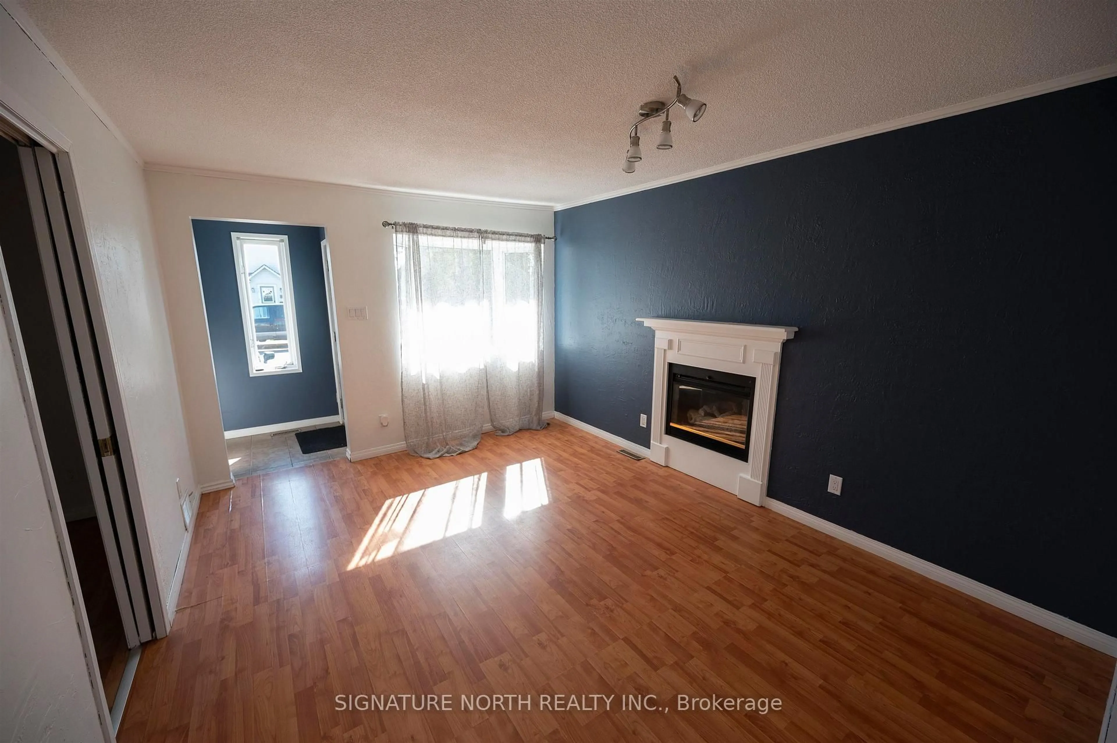 A pic of a room for 735 Ernestine Avenue, Thunder Bay Ontario P7E 1W9