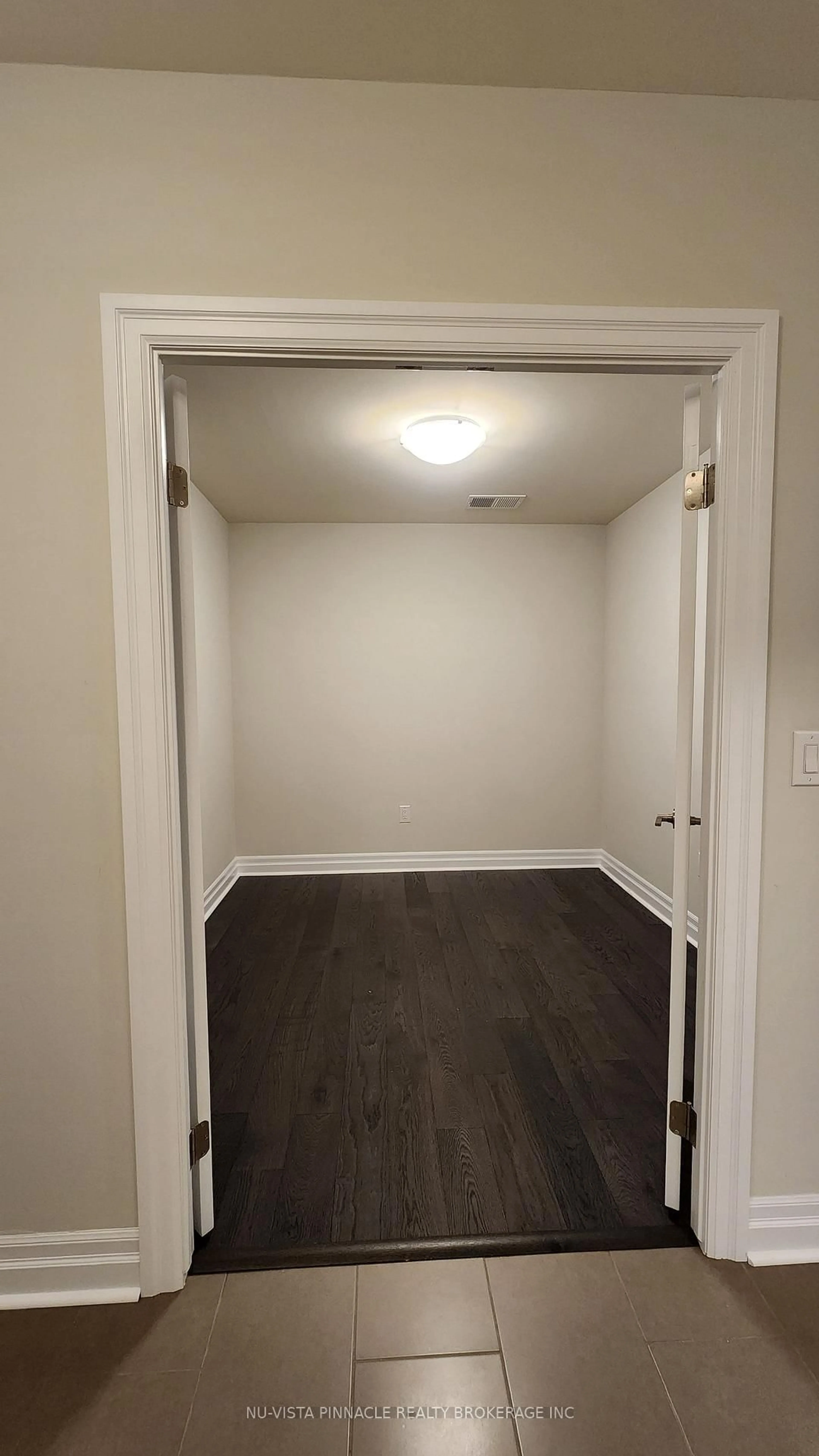 A pic of a room for 505 Talbot St #1808, London East Ontario N6A 2S6