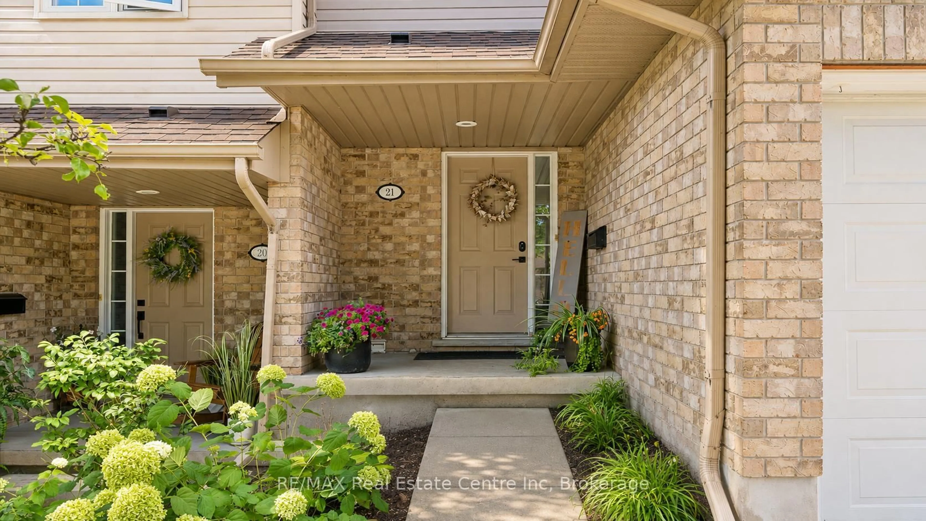 Indoor entryway for 31 SCHRODER Cres #21, Guelph Ontario N1E 7M6