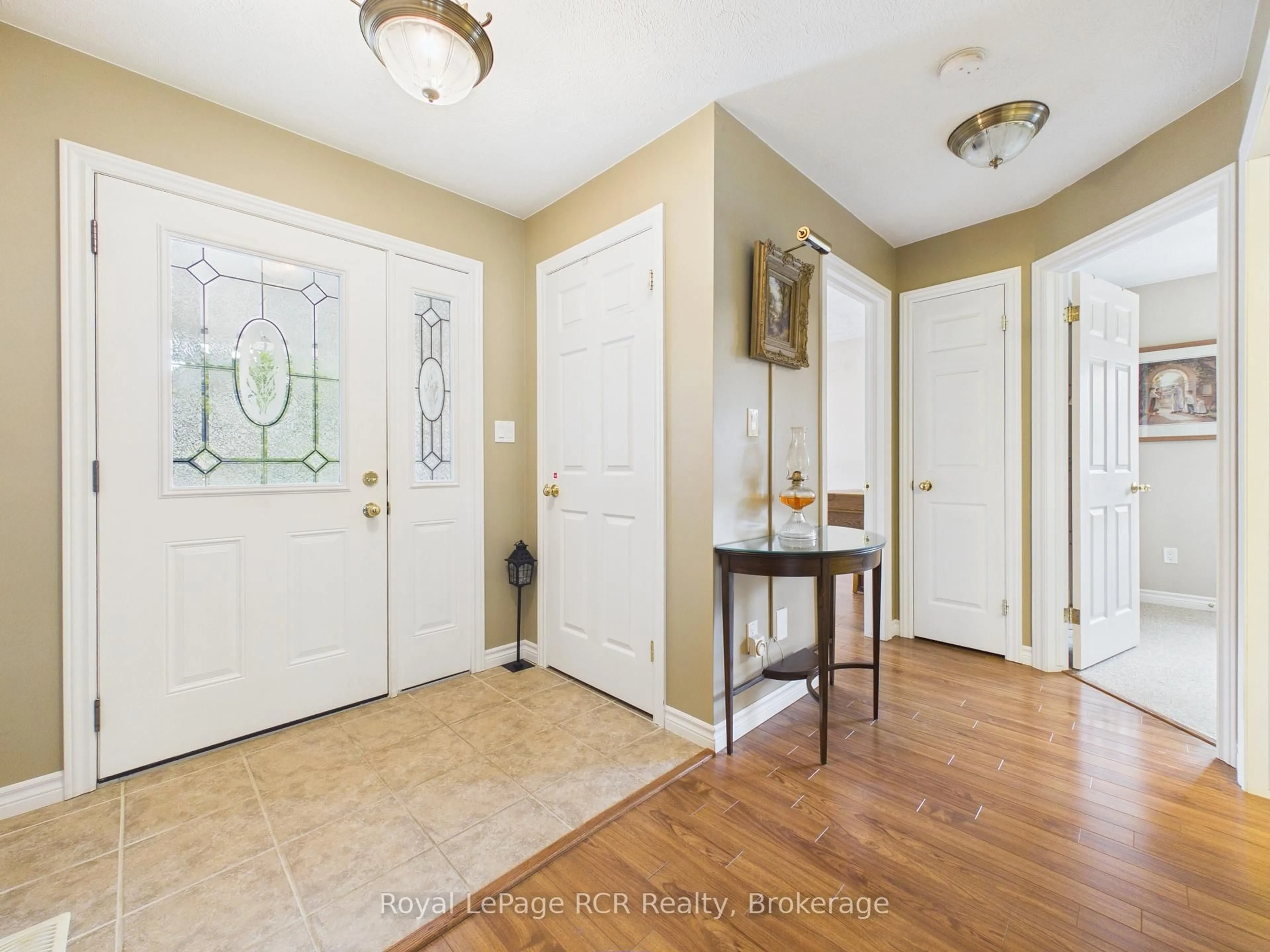 Indoor entryway for 51 Alfred St, North Huron Ontario N0G 2W0
