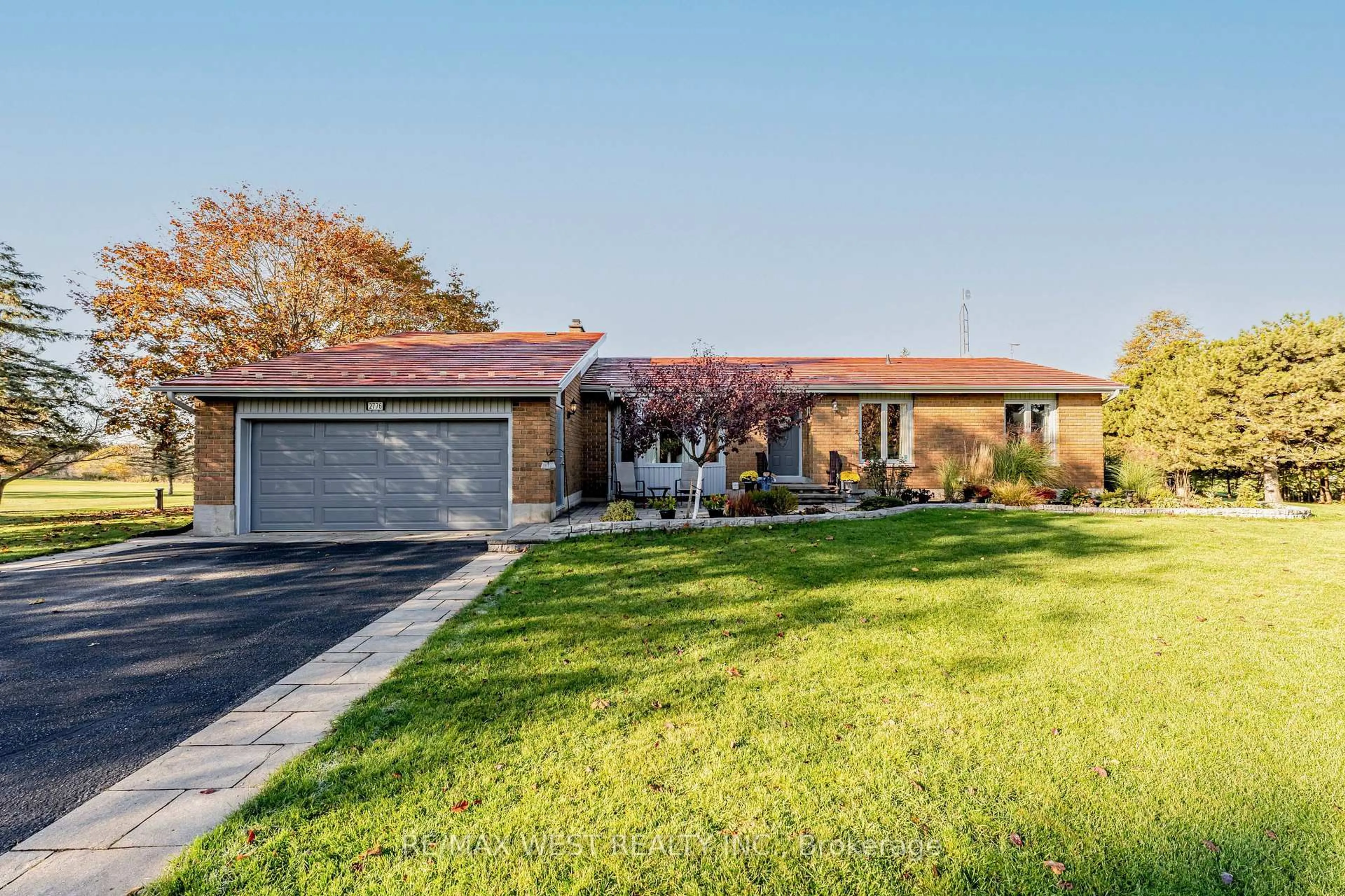 Home with brick exterior material, street for 2776 Dalewood Crt, Hamilton Township Ontario K9A 0V8