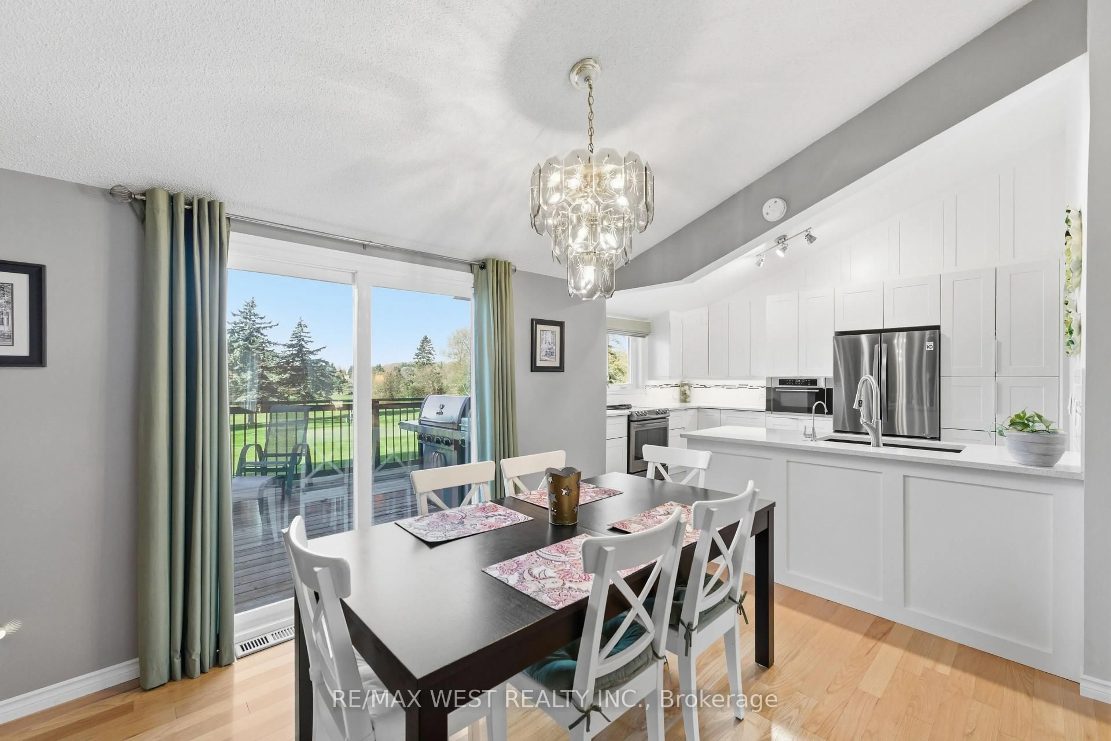Open concept kitchen, unknown for 2776 Dalewood Crt, Hamilton Township Ontario K9A 0V8