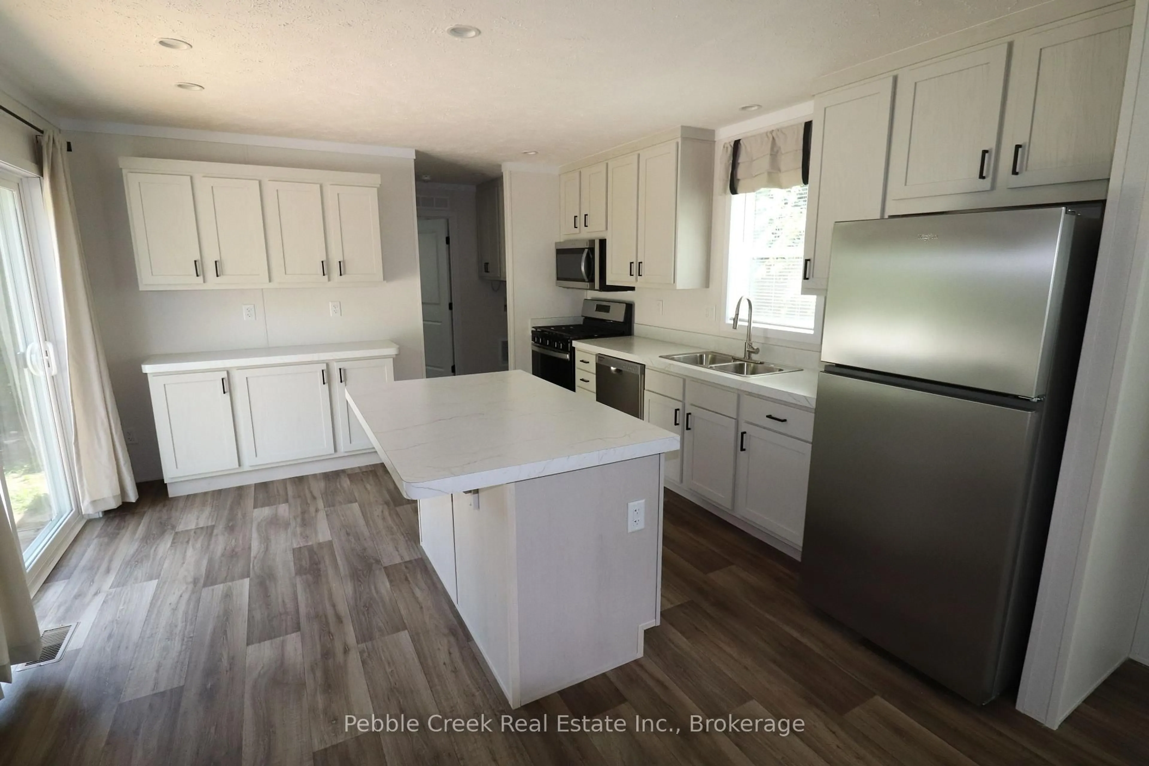 Open concept kitchen, unknown for 7 Sutton Dr, Ashfield-Colborne-Wawanosh Ontario N7A 3Y3