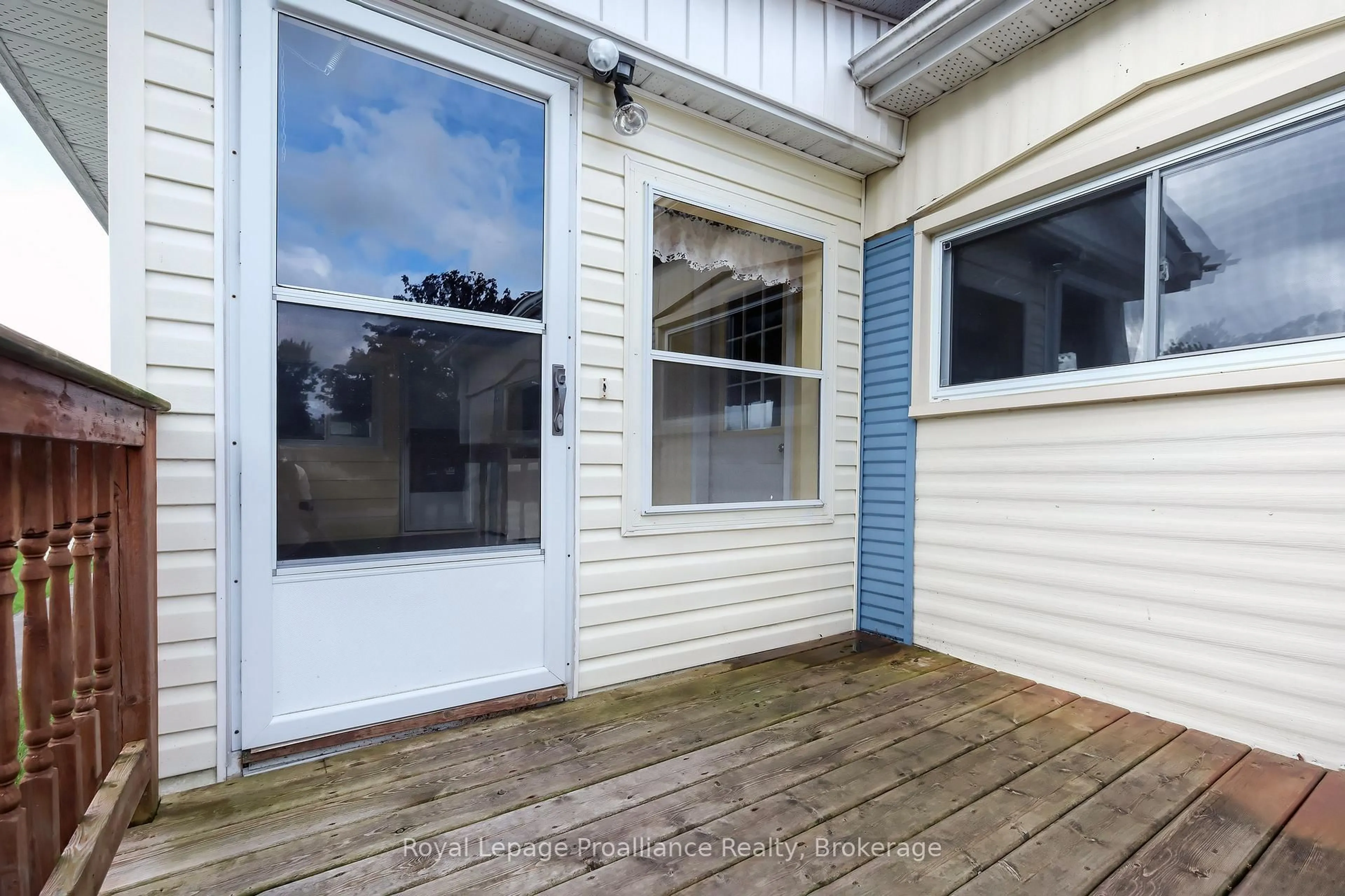 Patio, building for 8 Juniper Lane, Quinte West Ontario K8N 4Z3