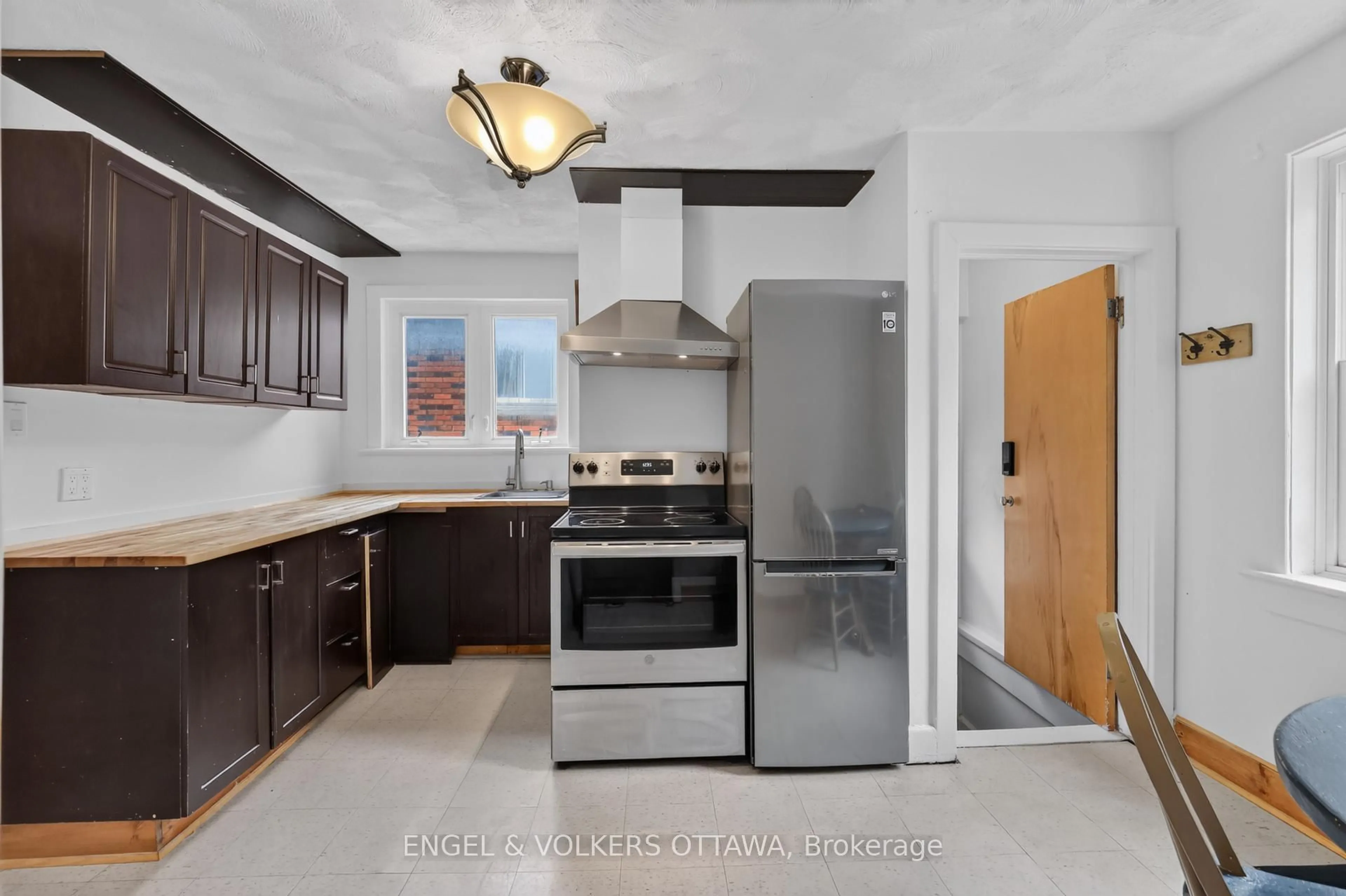 Unknown for 267 Granville St, Ottawa Ontario K1L 6Z3
